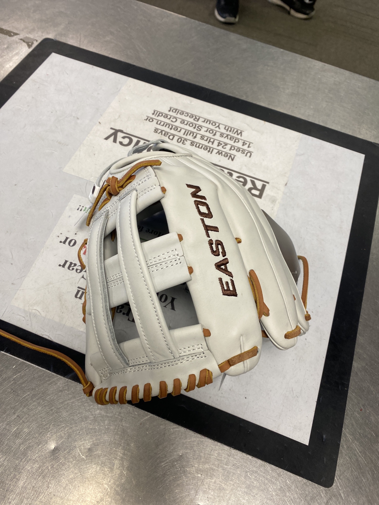 New Easton 12.75" Professional Collection Softball Glove SidelineSwap