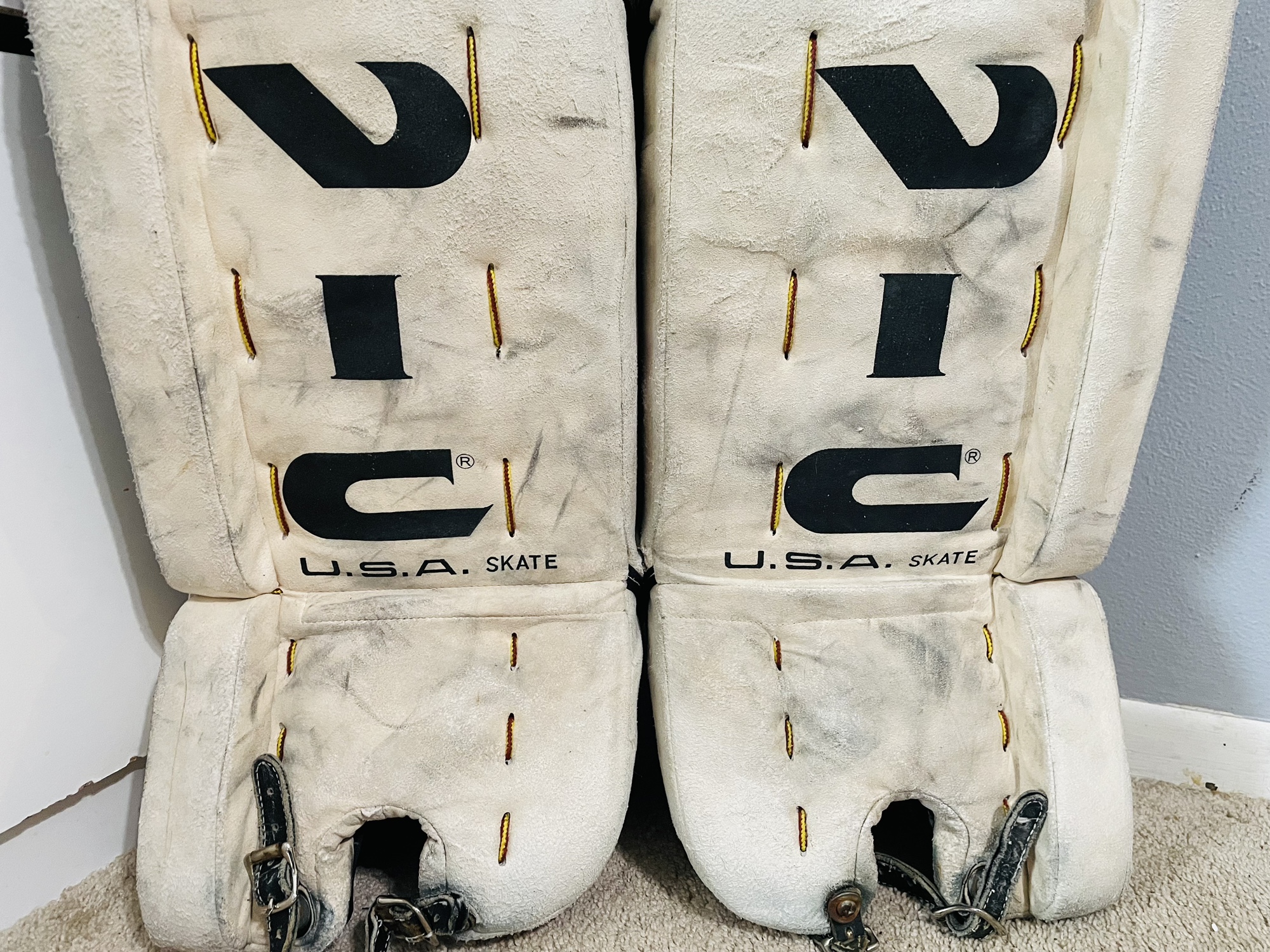 Vintage Vic Aeroflex type 34” hockey goalie pads SidelineSwap