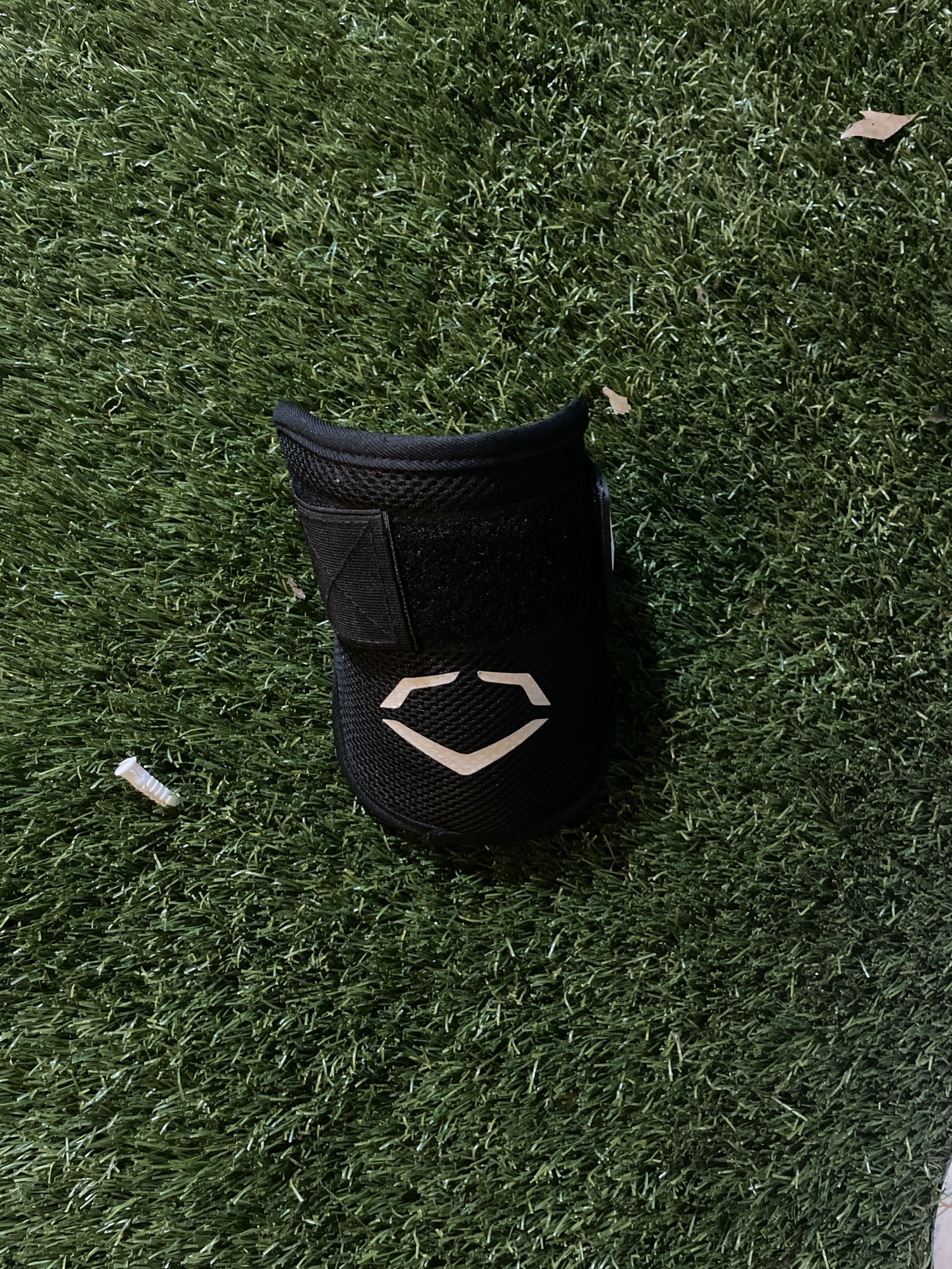 Black New Senior EvoShield Elbow Protection Elbow Guard SidelineSwap
