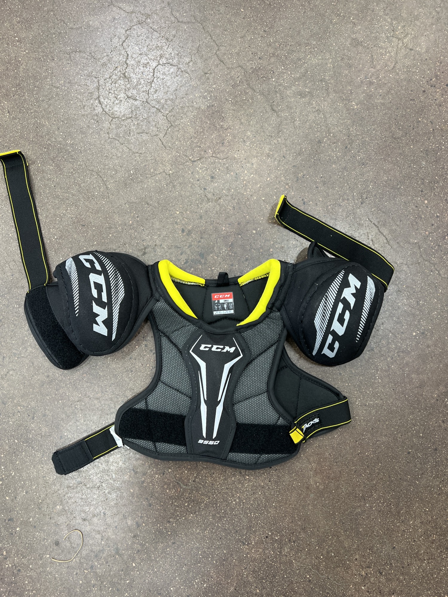 Used Junior Small CCM Tacks 9550 Shoulder Pads SidelineSwap