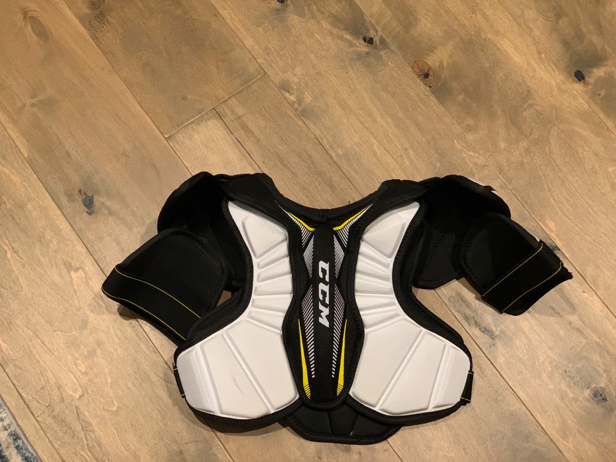 CCM Tacks 9060 Junior Small Shoulder Pads SidelineSwap