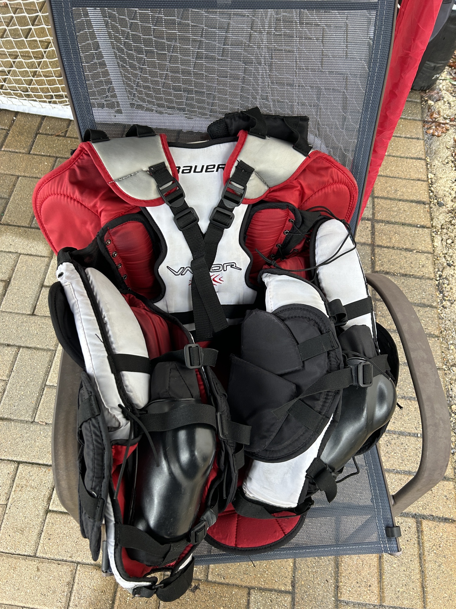 Large Bauer Vapor X900 Goalie Chest Protector SidelineSwap