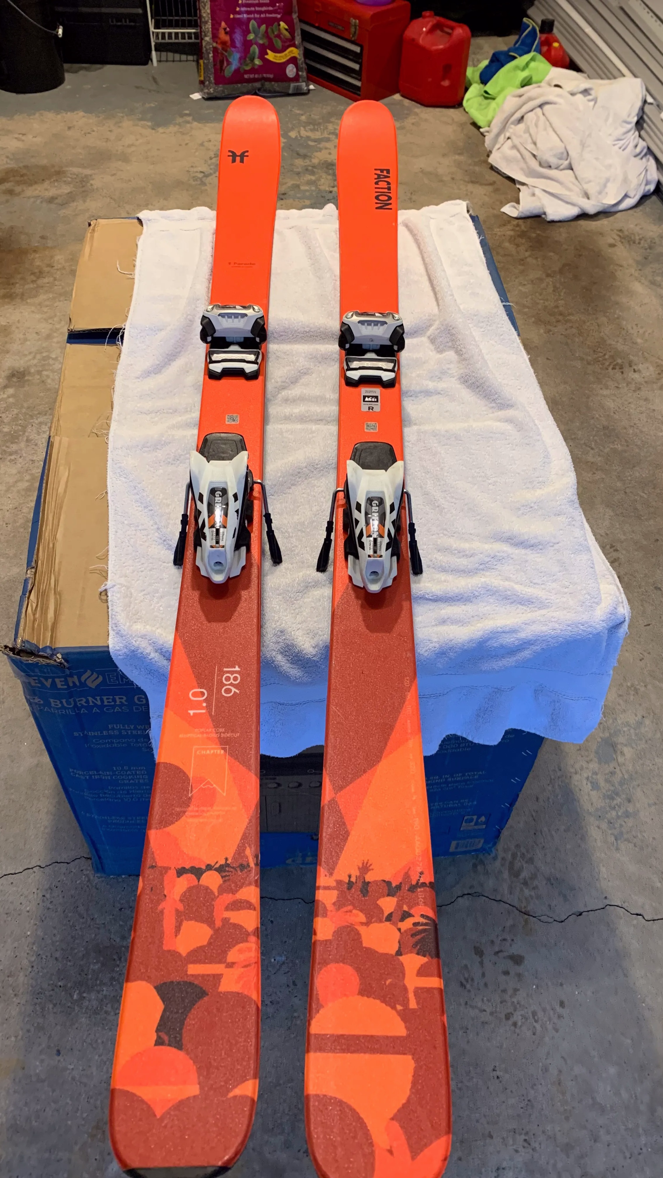 Used Men's 2020 Faction Chapter 1.0 All Mountain Skis (186cm) w Marker