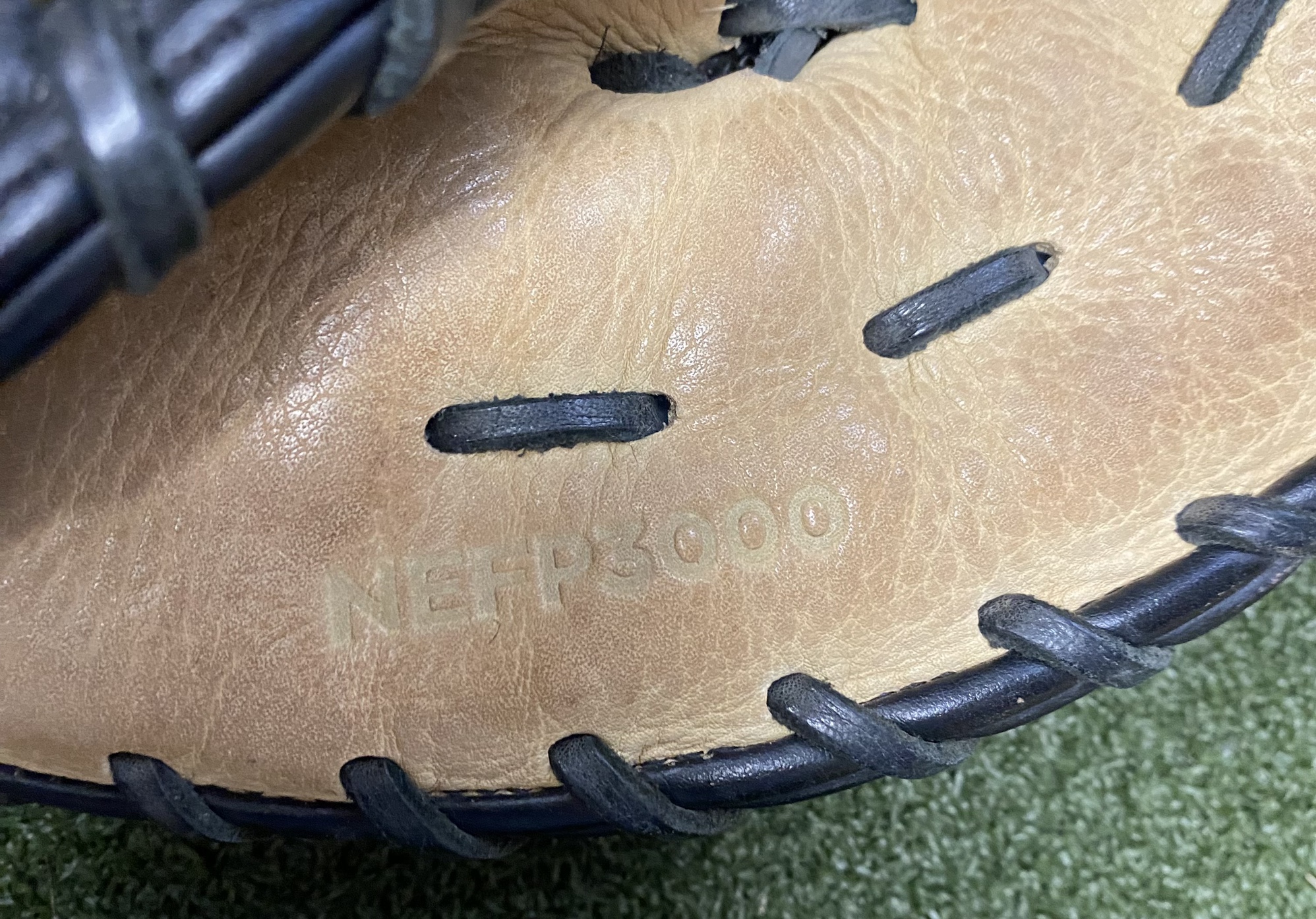 Easton First Base Baseball Glove(2117) SidelineSwap