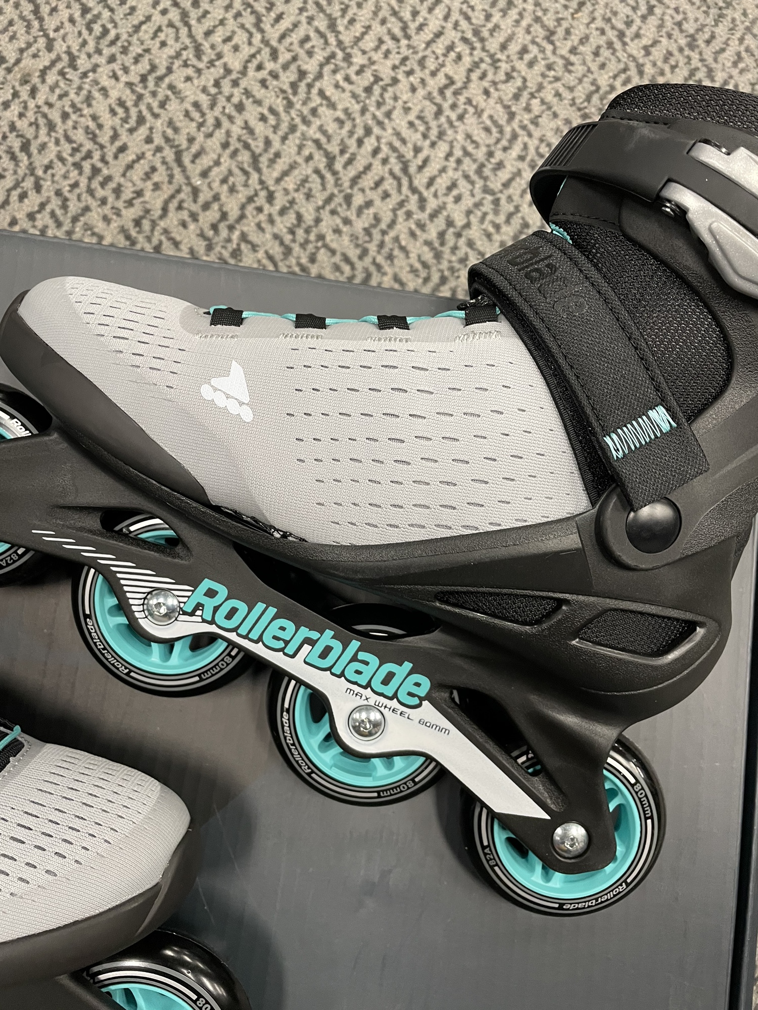 Rollerblade Women’s Zetrablade Elite Size 9 skate SidelineSwap