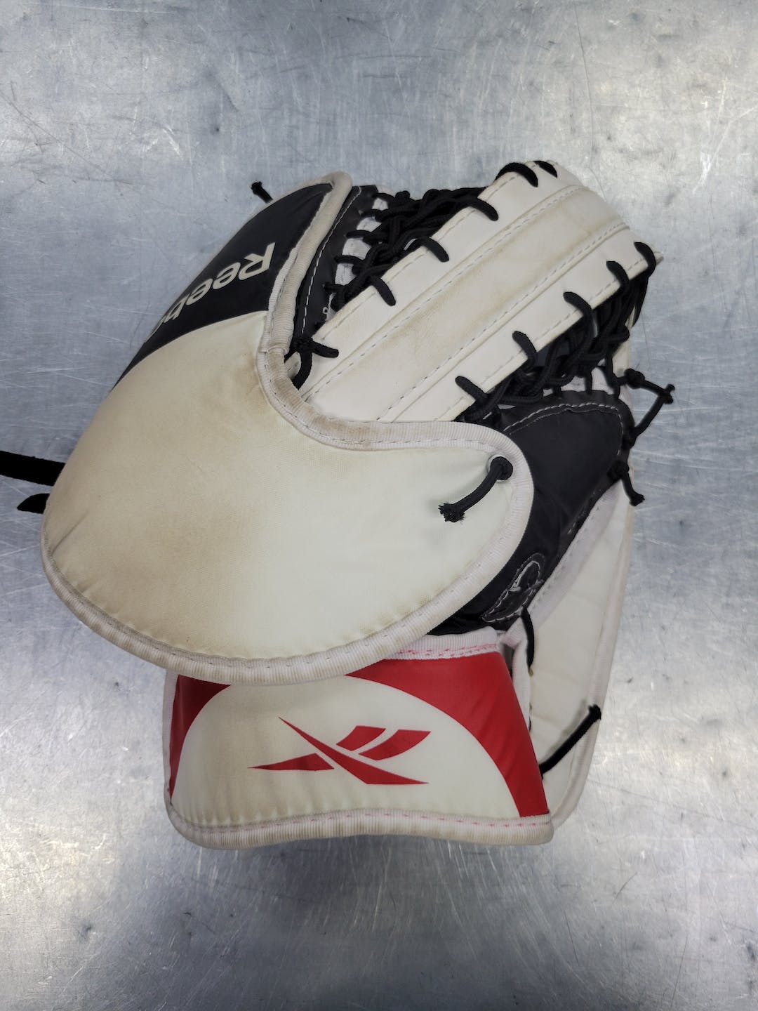 Used Reebok Street Hockey Catcher Regular Goalie Catchers SidelineSwap
