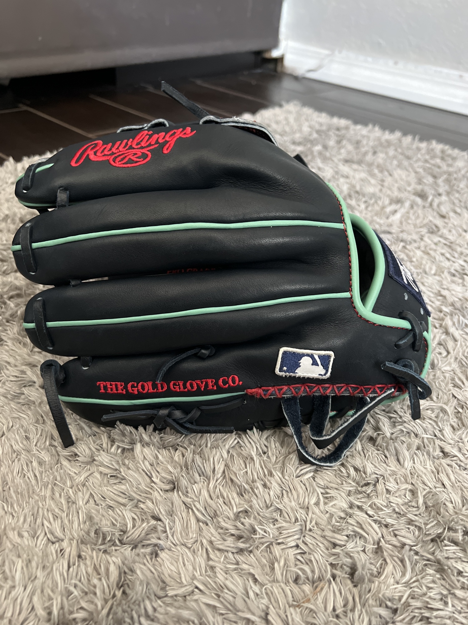 Used Outfield 12" Heart of the Hide Baseball Glove SidelineSwap