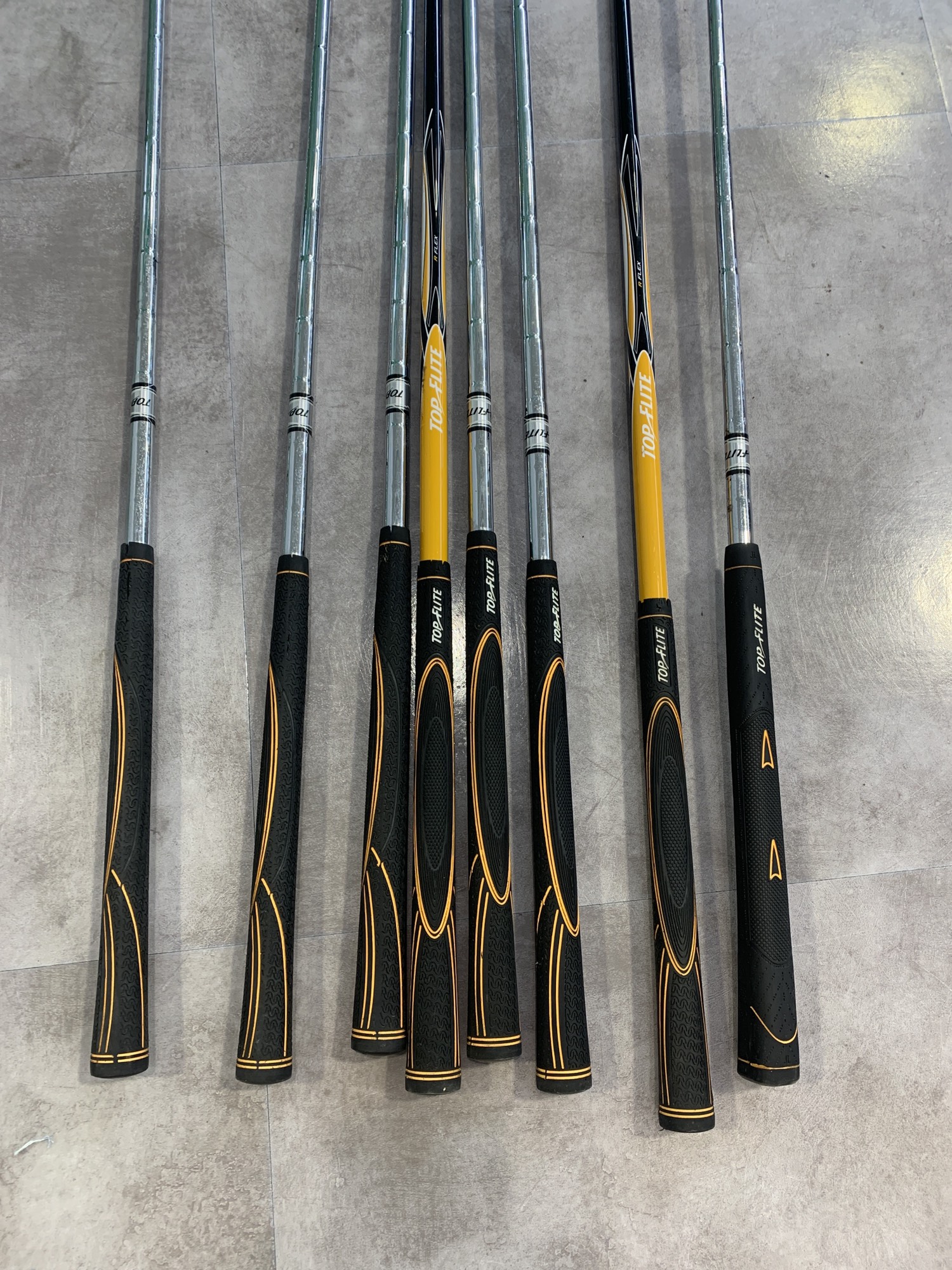 Used Junior Top Flite XL Varsity Right Clubs (Full Set) SidelineSwap