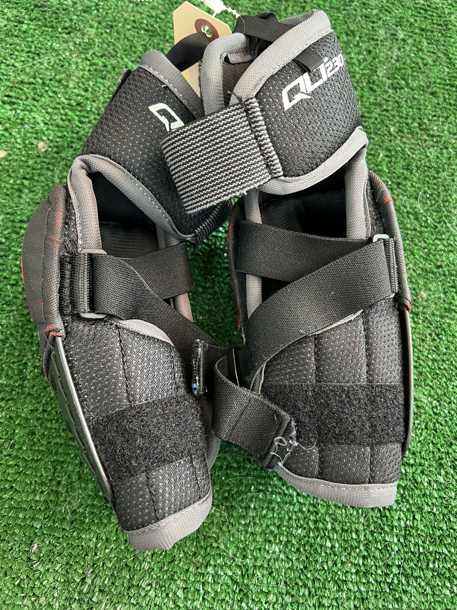 Used Small CCM QuickLite 230 Elbow Pads SidelineSwap