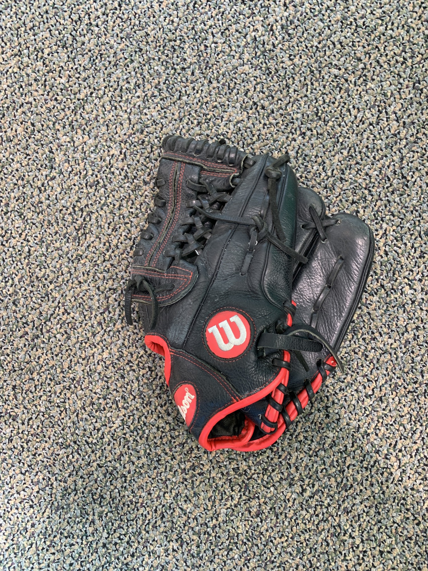 Used Wilson A500 Right Hand Throw Outfield Baseball Glove 12