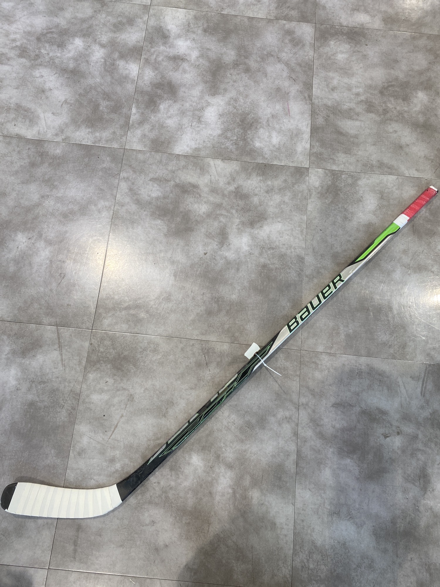 Used Junior Bauer Sling Right Hockey Stick P88M Retail SidelineSwap