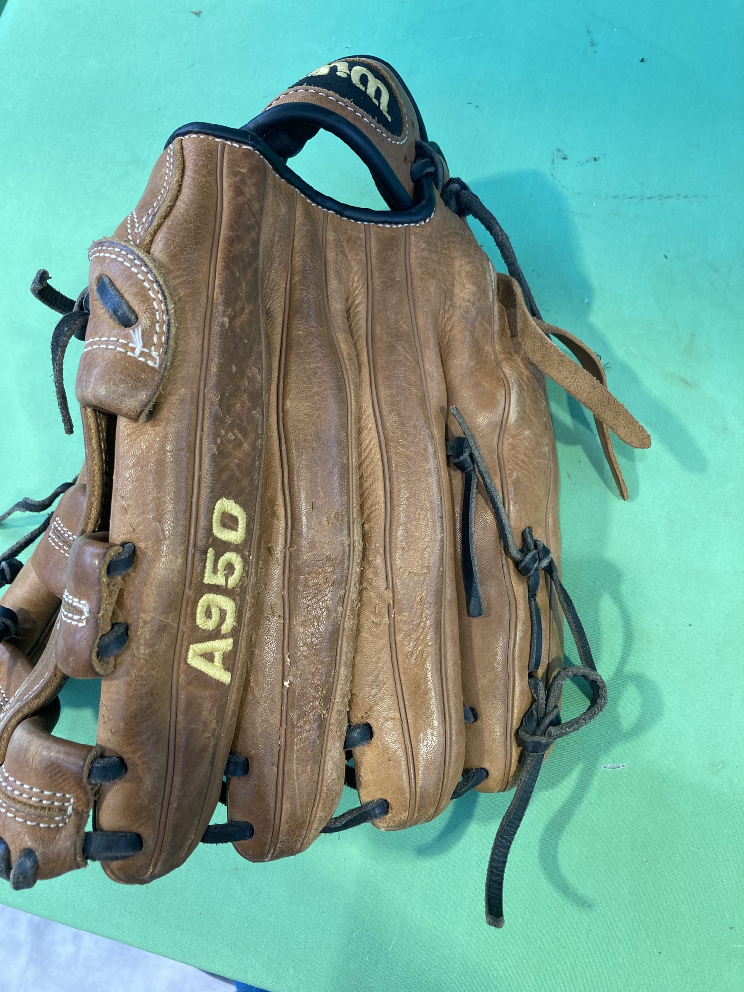 Used Wilson A950 Right Hand Throw Outfield Baseball Glove 13" SidelineSwap