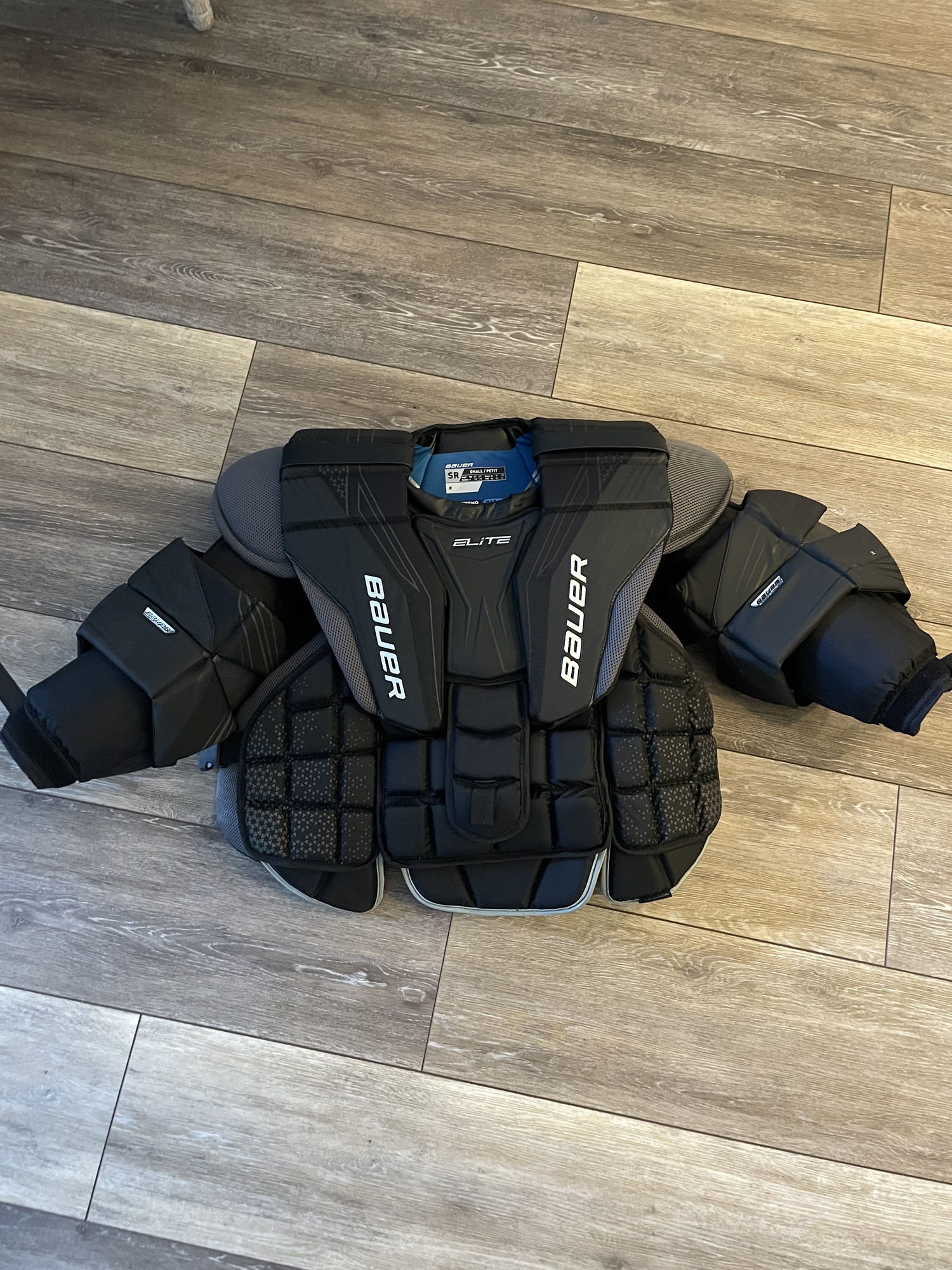 Used Small Bauer Elite Goalie Chest Protector SidelineSwap