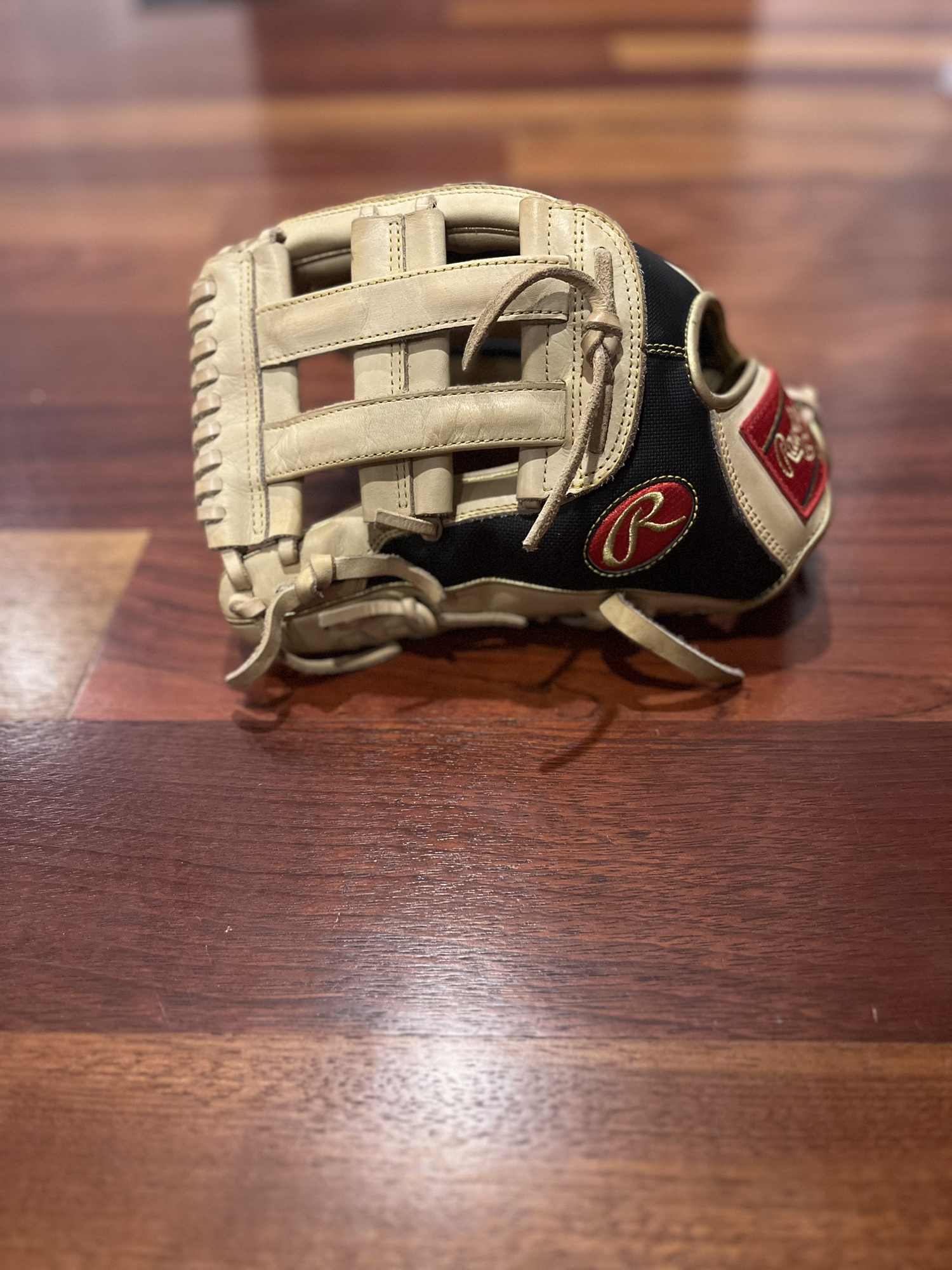 Rawlings Heart Of the Hide Left Handed 2022 12.5INCH HOH R2G CONTOUR