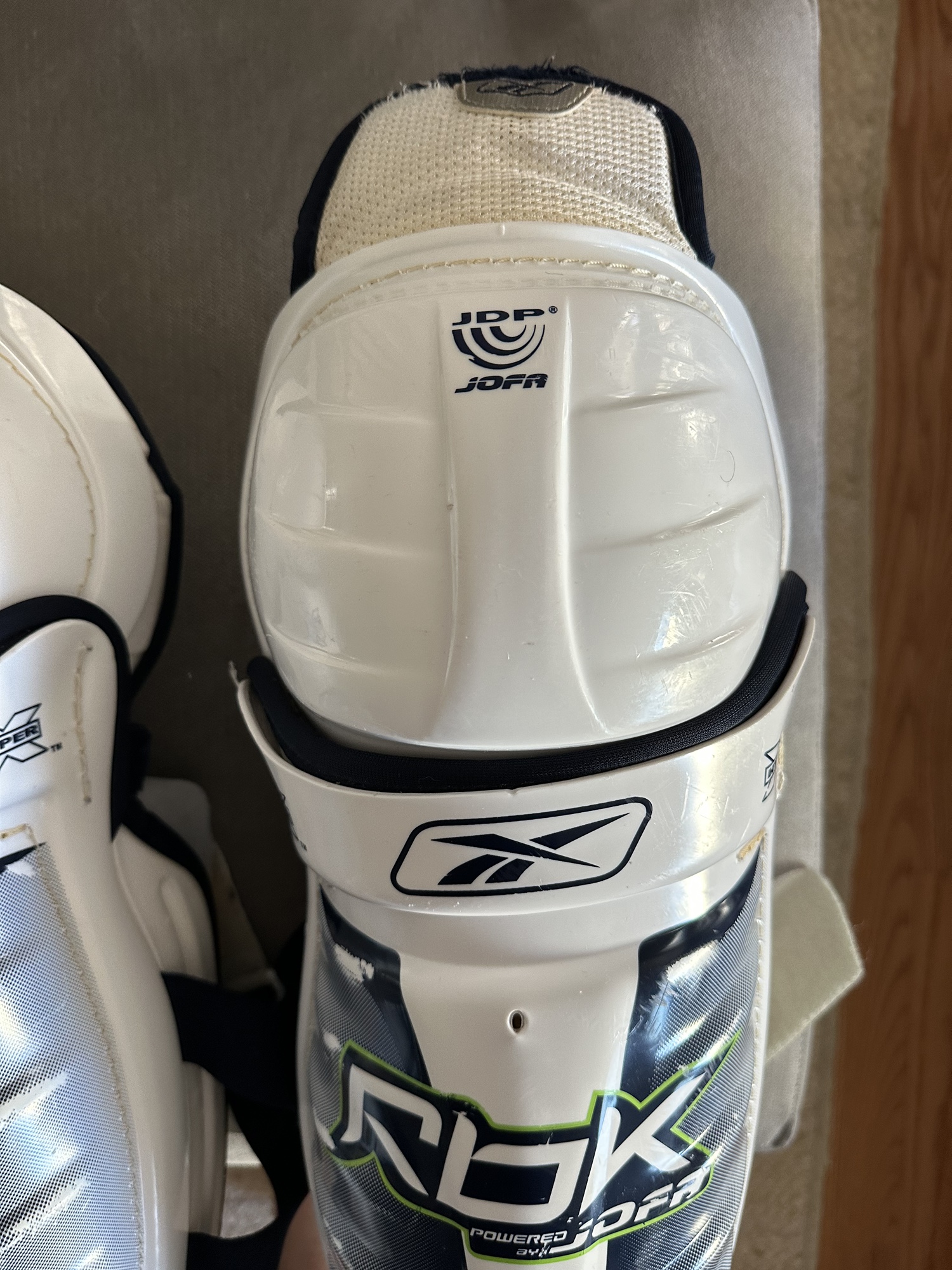 Reebok/Jofa 9k Hockey Shin Pads SidelineSwap