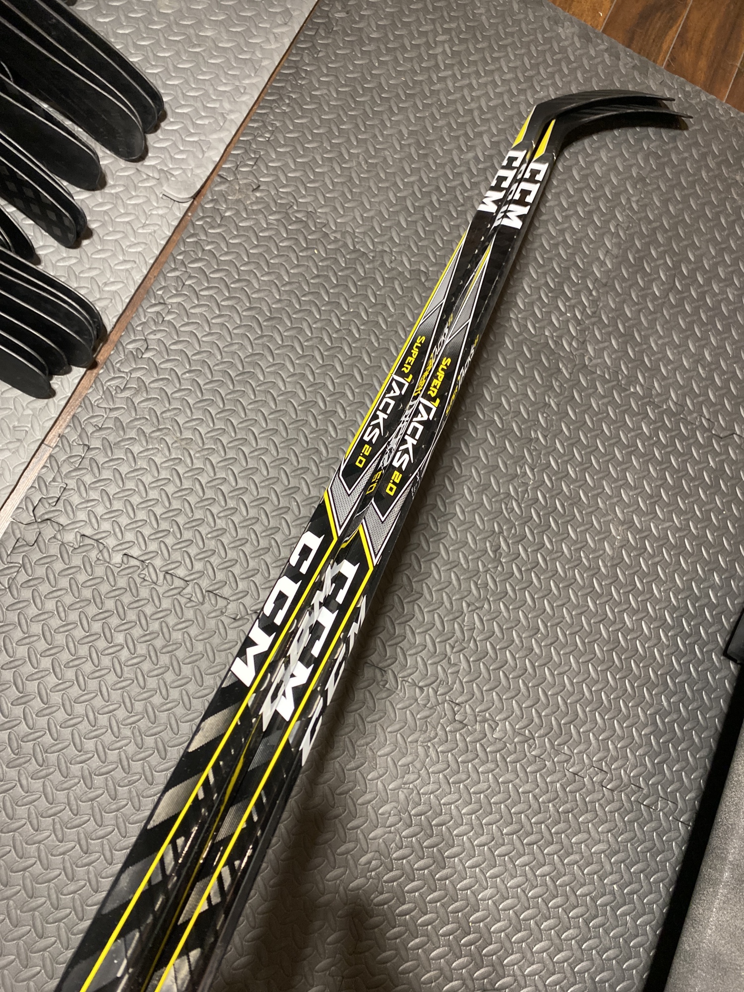 2 Pack New LH Ccm Super Tacks 2.0 P15 75 Flex SidelineSwap
