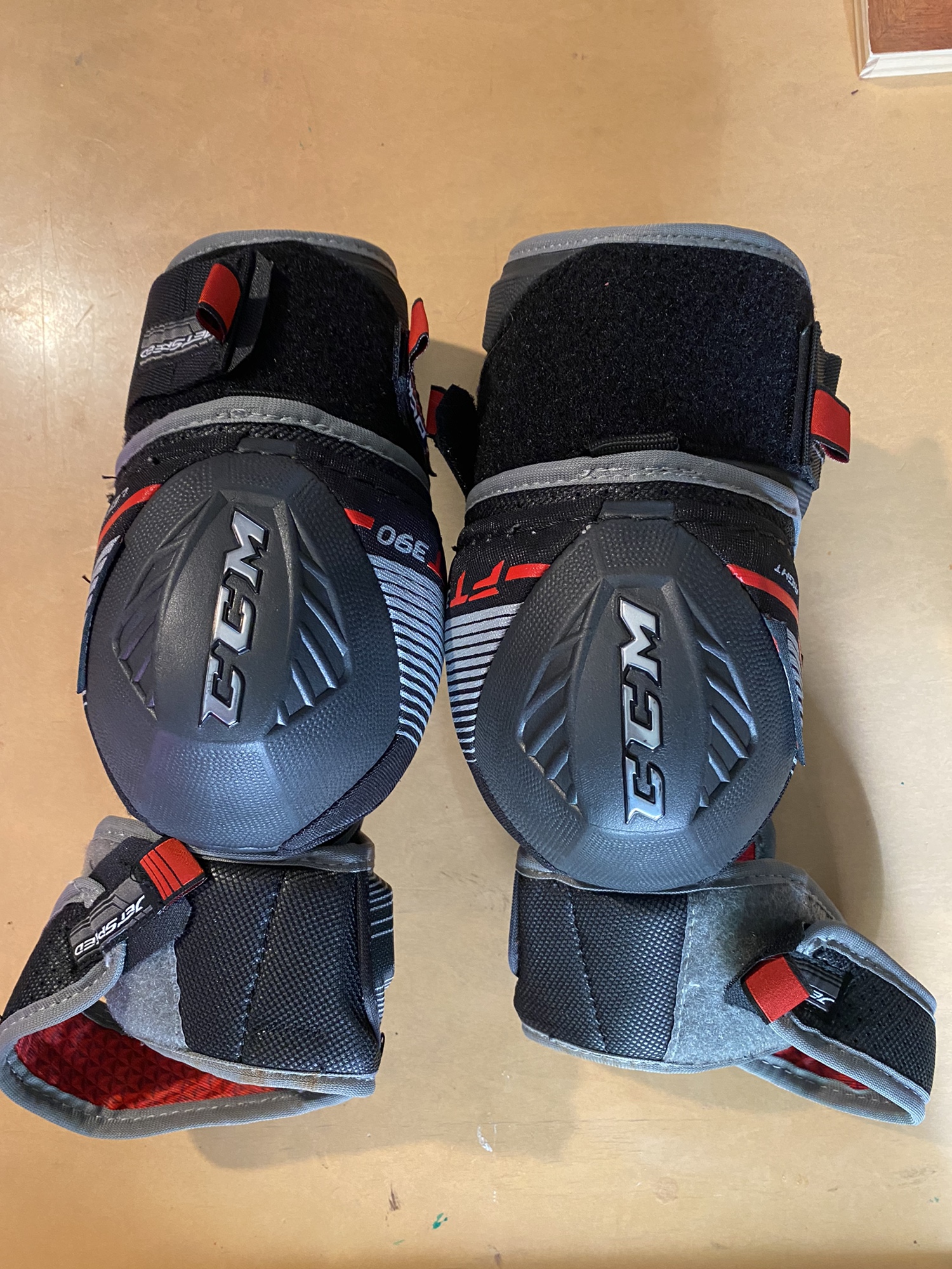 Used Large CCM JetSpeed FT390 Elbow Pads SidelineSwap