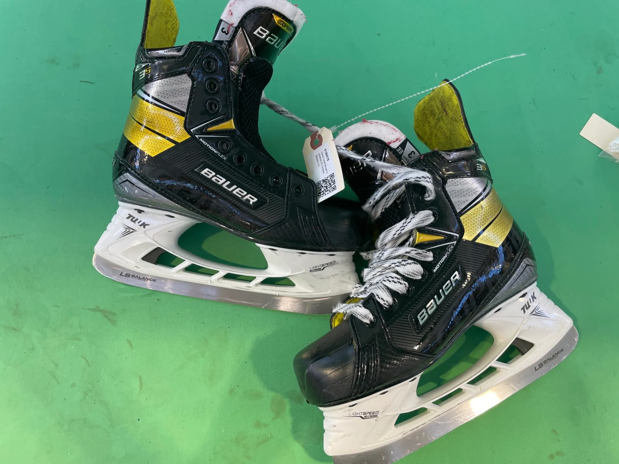 Junior Used Bauer Supreme 3S Hockey Skates 3.0 SidelineSwap
