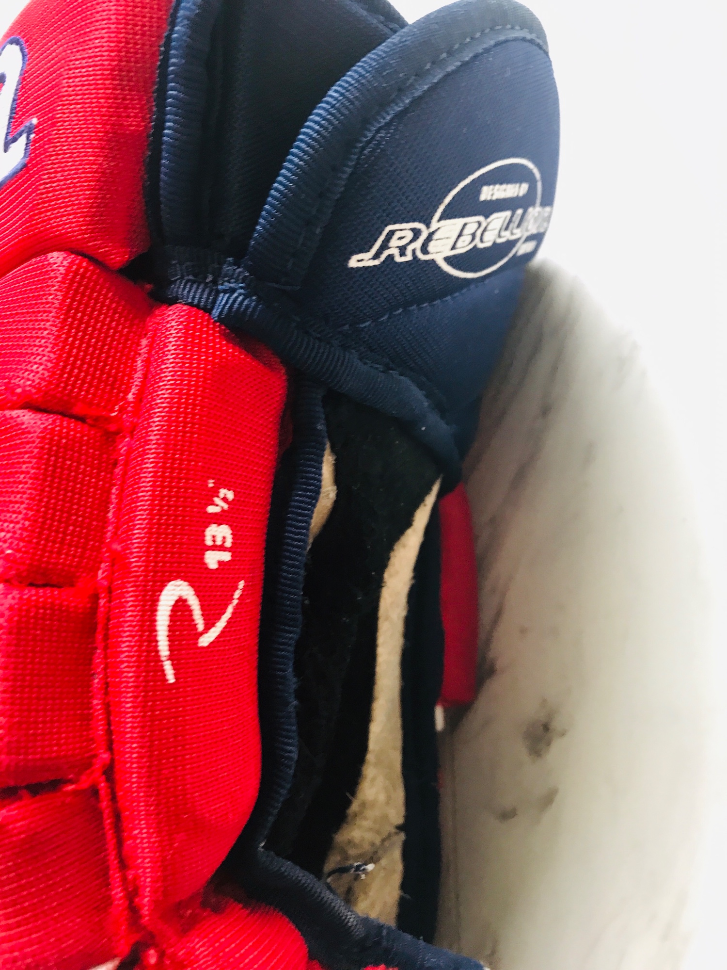 REBELLION Sr Hockey gloves 13.5 in SidelineSwap