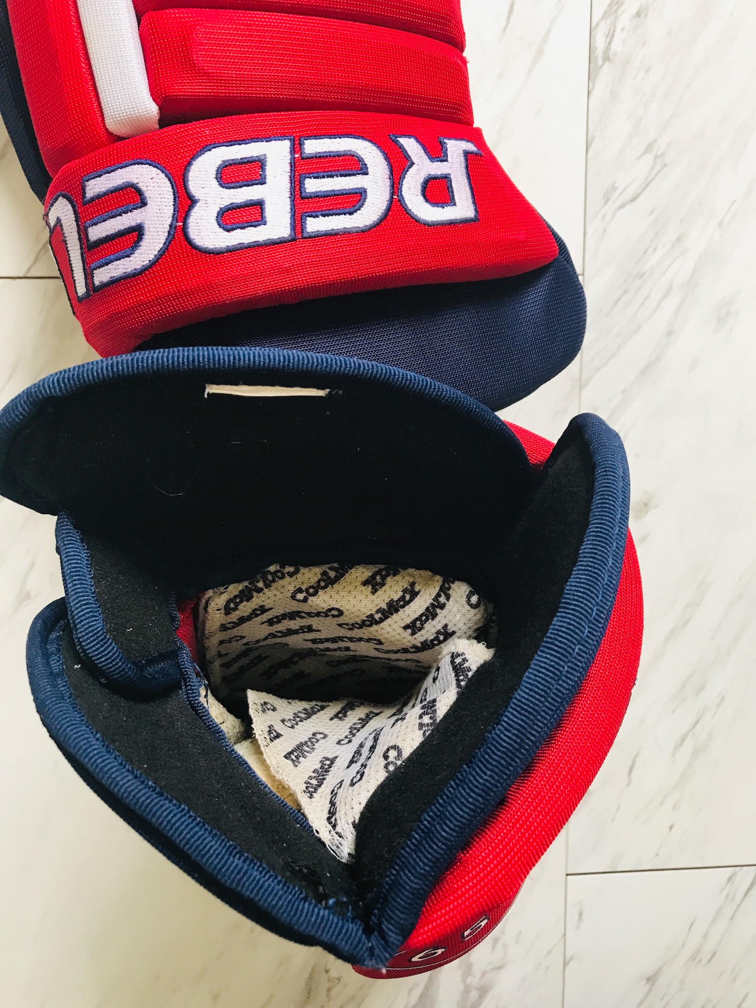 REBELLION Sr Hockey gloves 13.5 in SidelineSwap