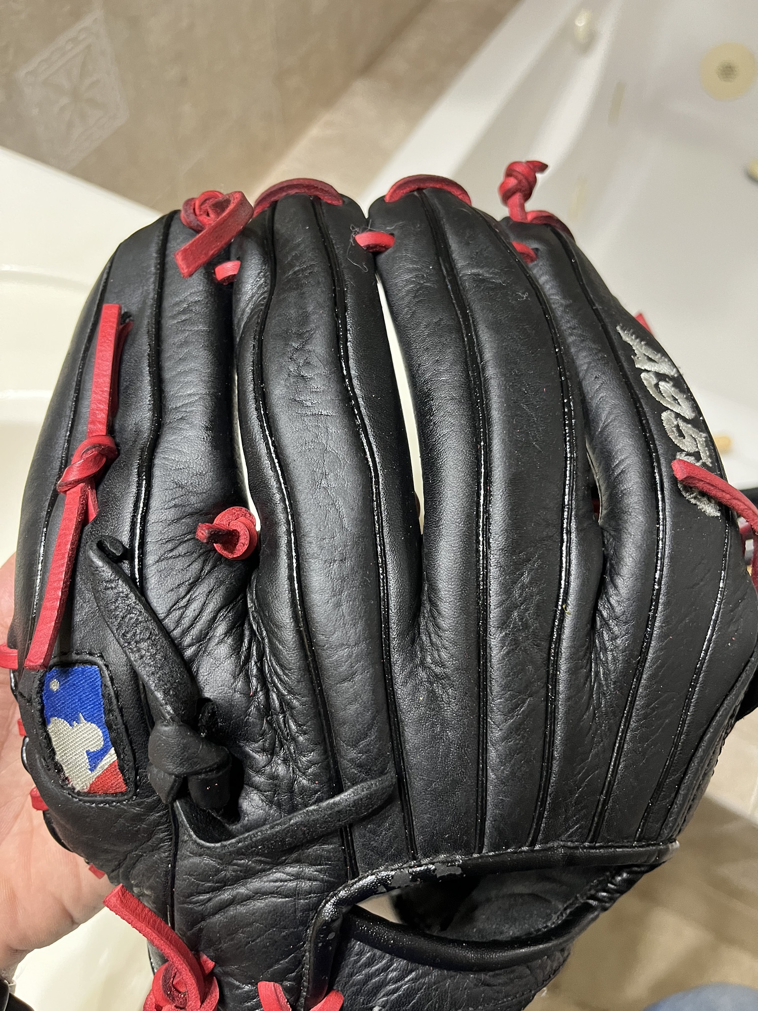 Wilson A950 Infield 11.75" Baseball Glove SidelineSwap