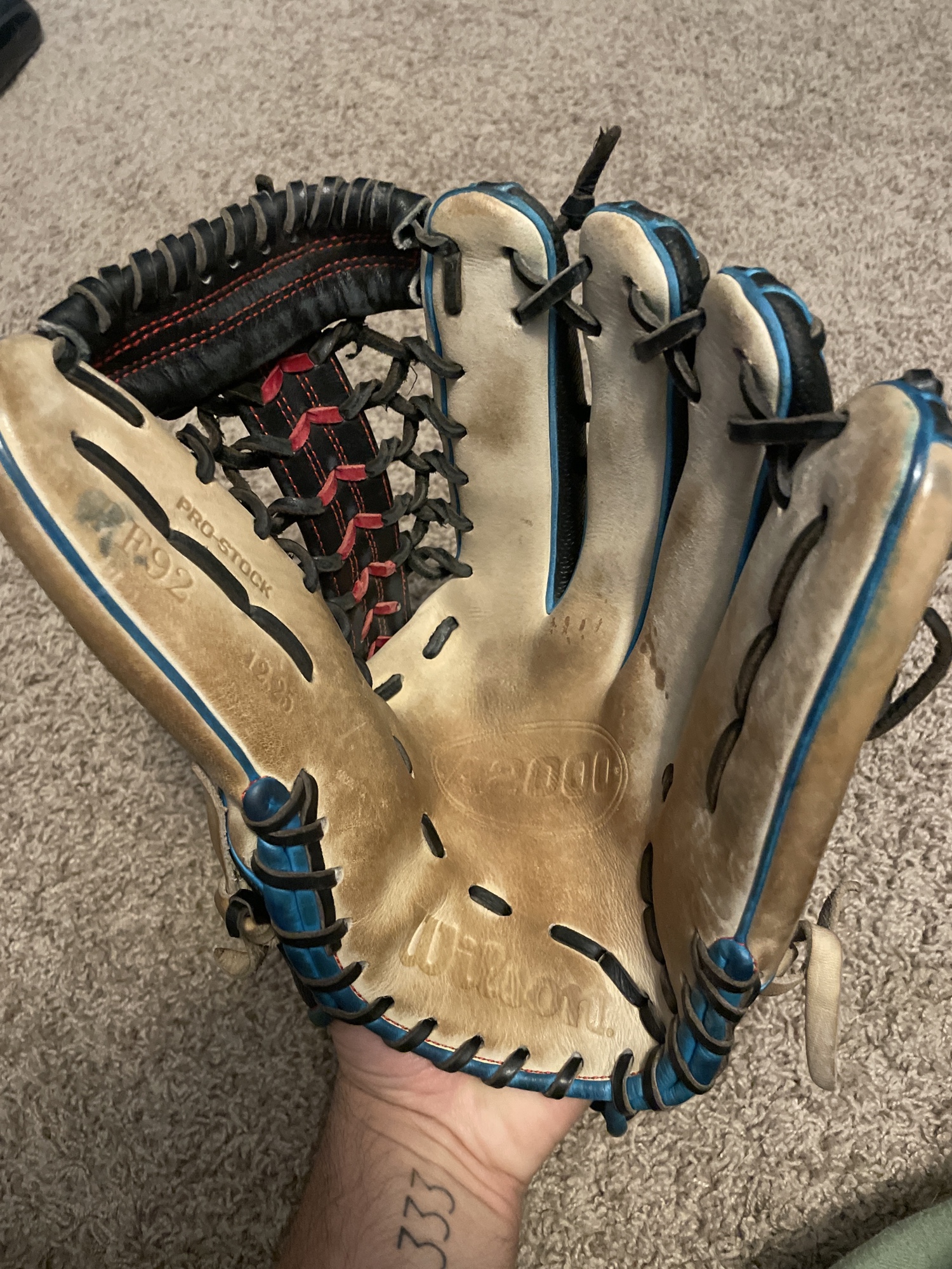 Outfield 12.25" A2000 Baseball Glove SidelineSwap
