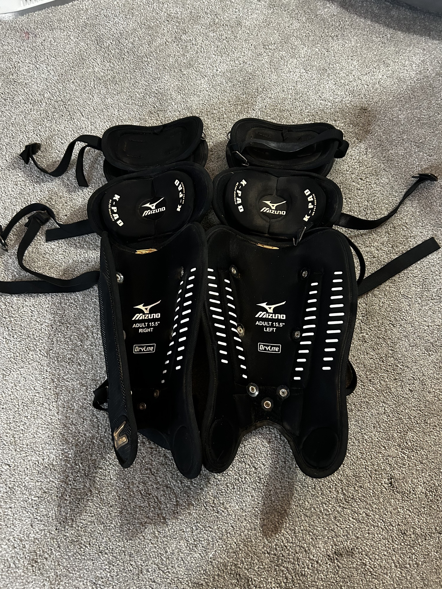 Mizuno Catcher's Leg Guards Softball 15.5” Clean SidelineSwap