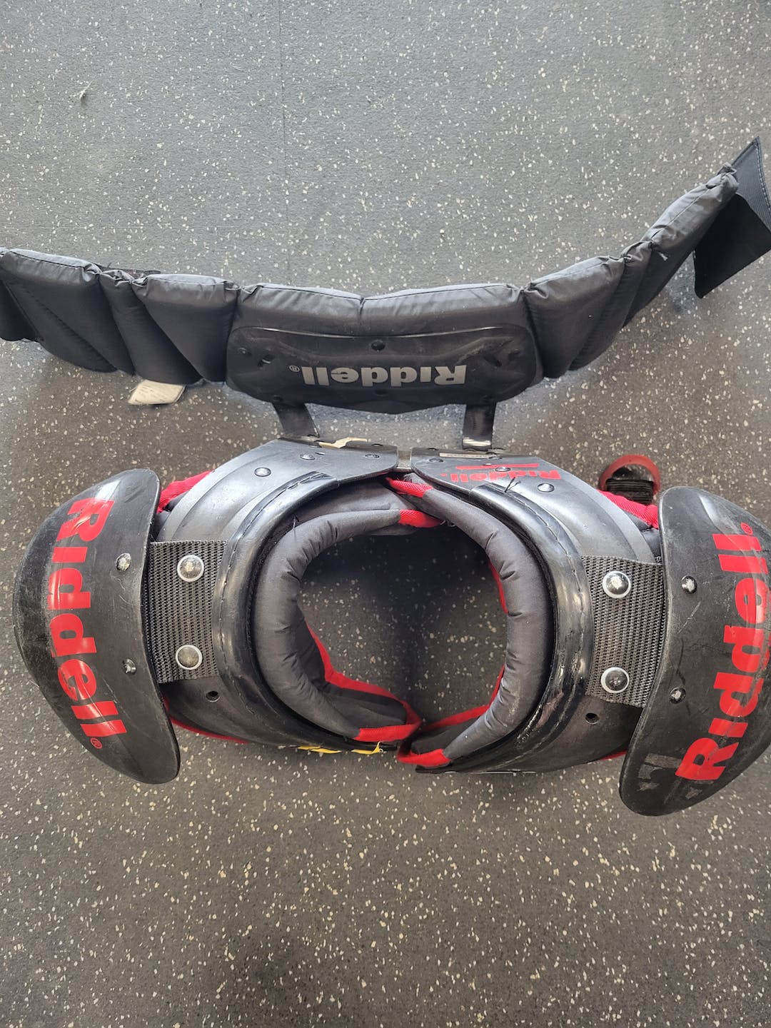 Used Riddell Z Matte Youth Sm Football Shoulder Pads SidelineSwap