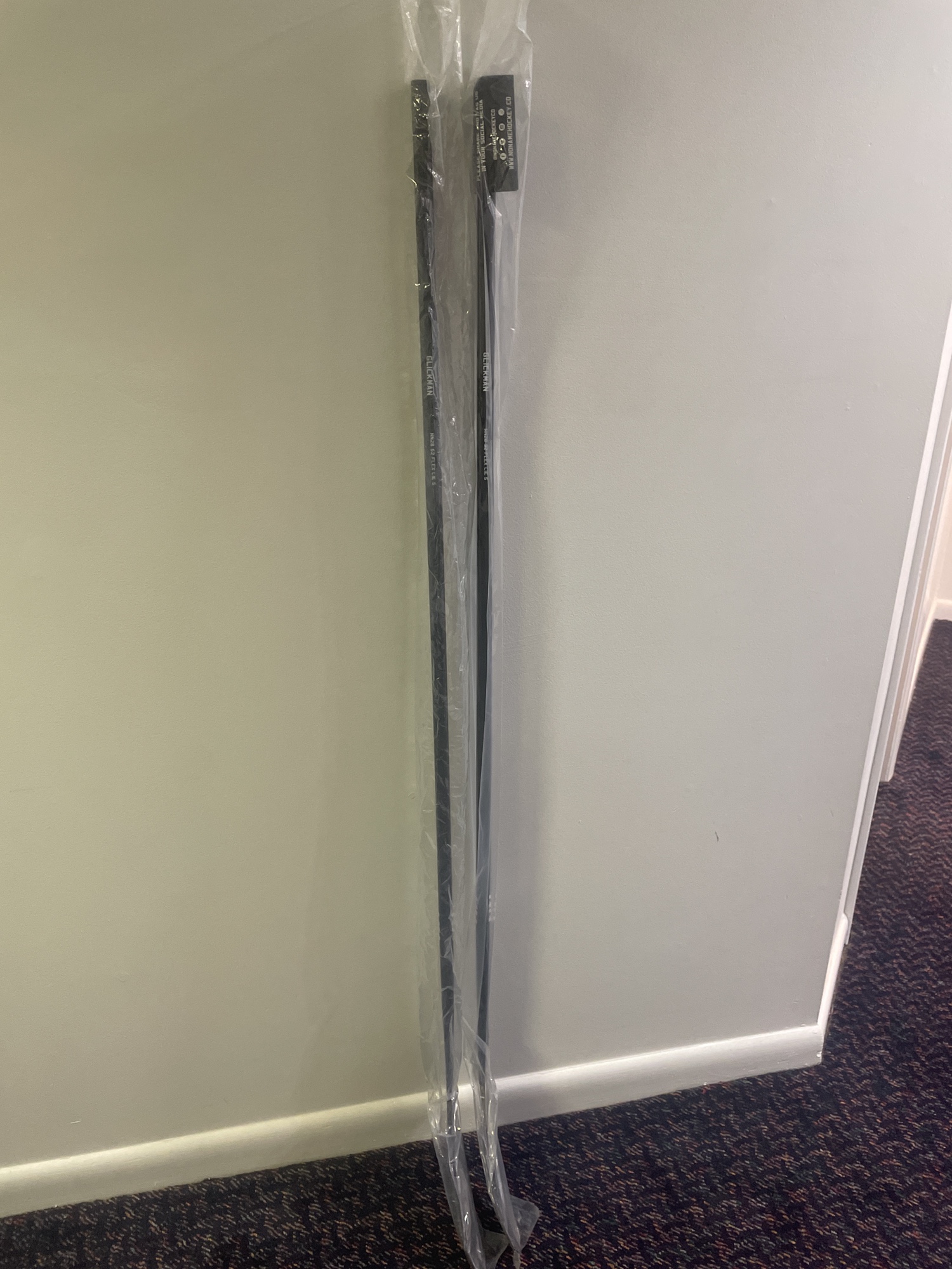 Brand New No Name Hockey Sticks Junior 52 Flex P28 RH SidelineSwap