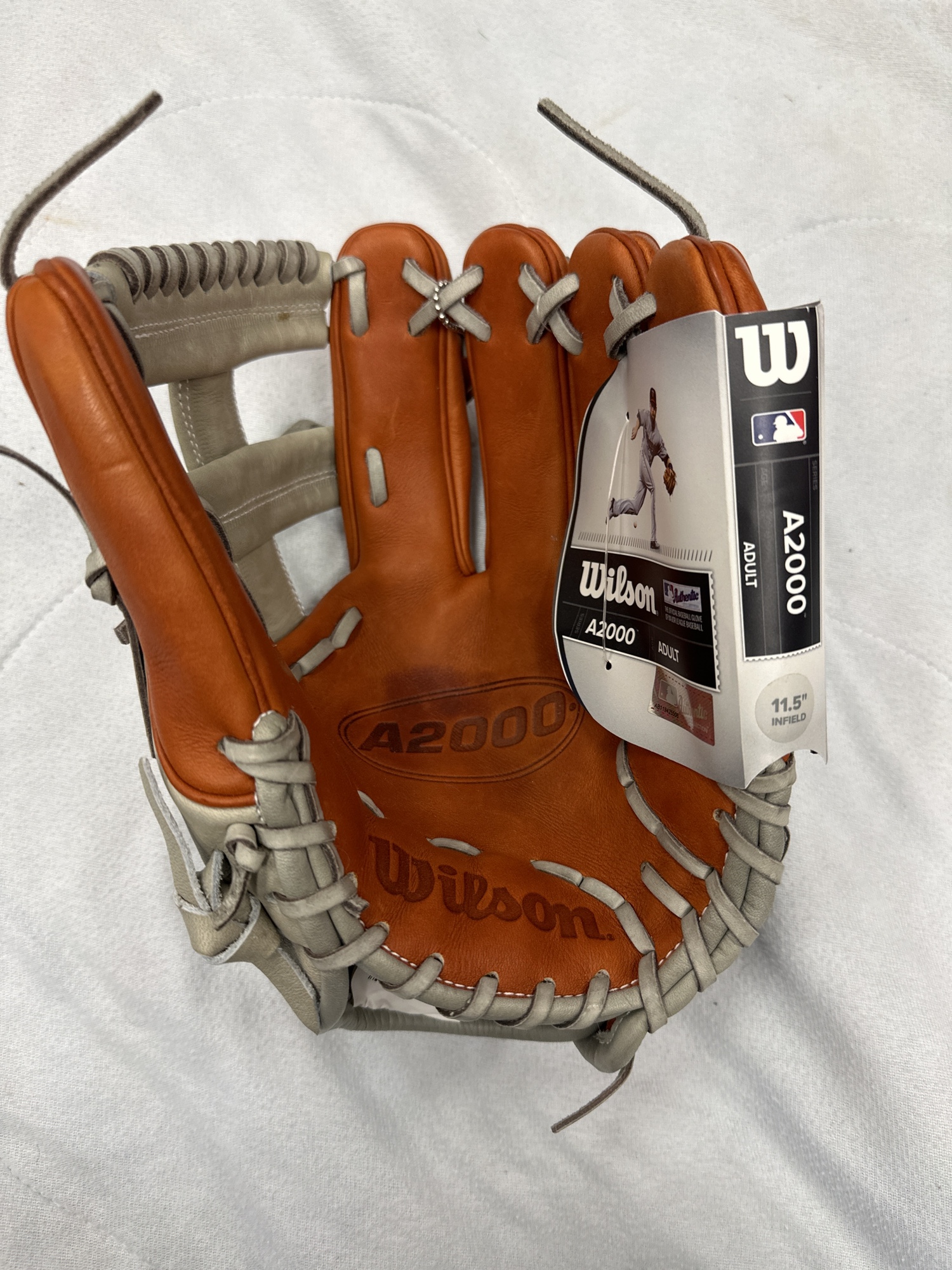 New Right Hand Throw 11.5" A2000 Baseball Glove 1716 may Gotm (slight