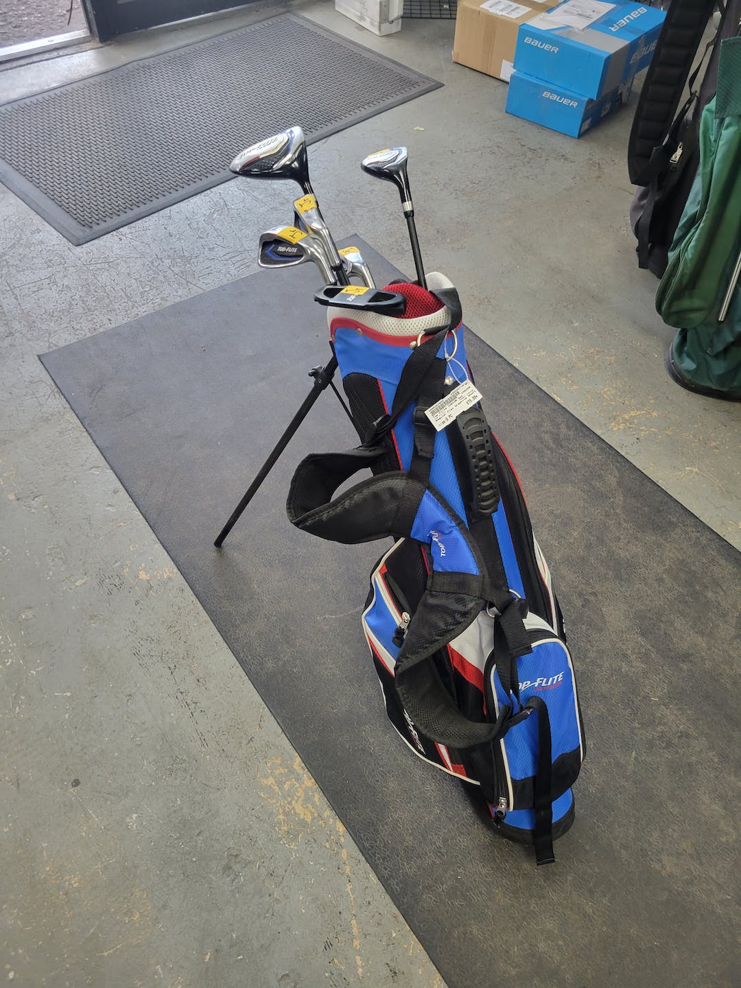 Used Top Flite Junior 6 Piece Regular Flex Graphite Shaft Junior Club Sets SidelineSwap