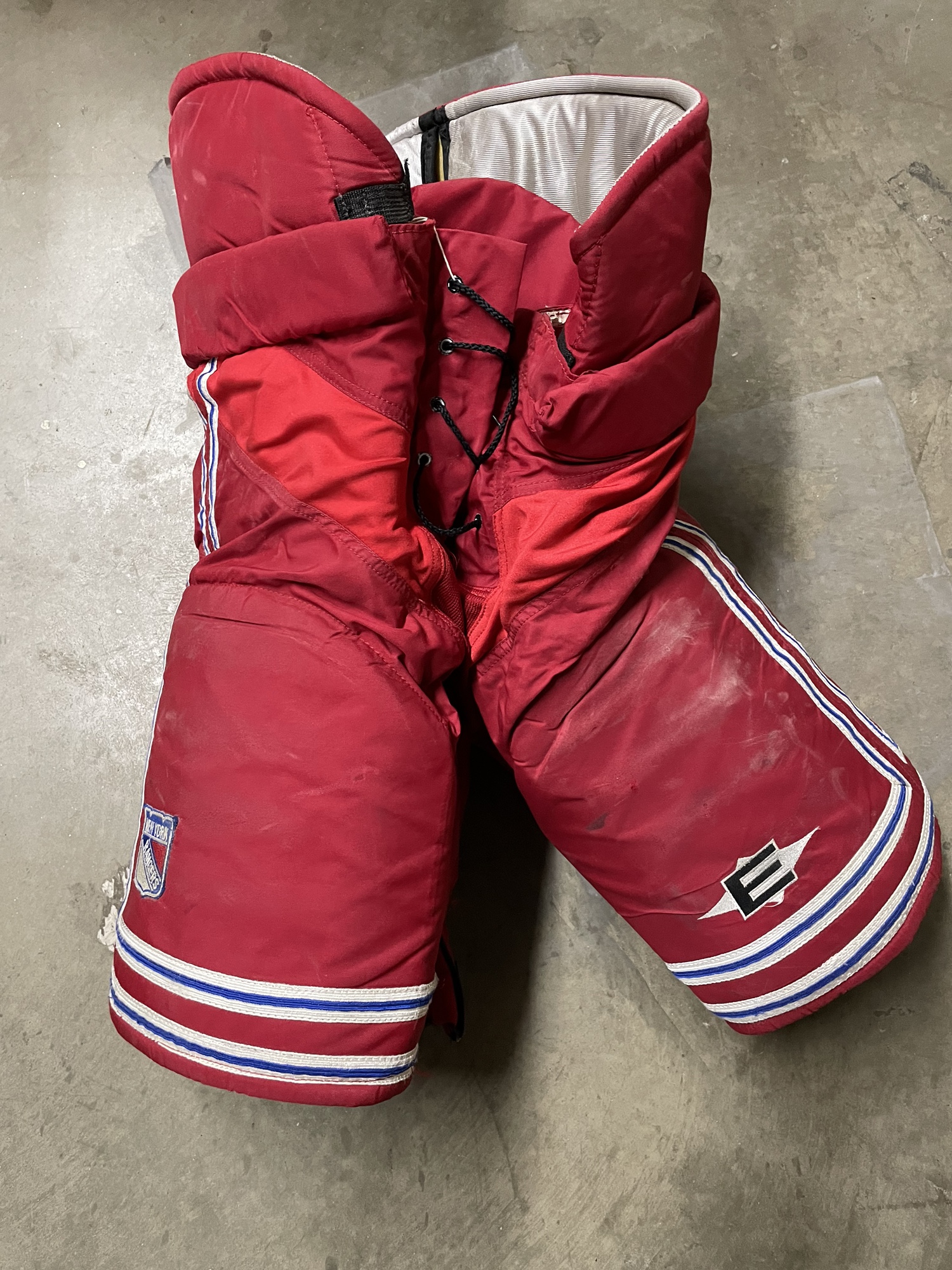 Senior Large Easton Pro Stock Hockey Pants SidelineSwap