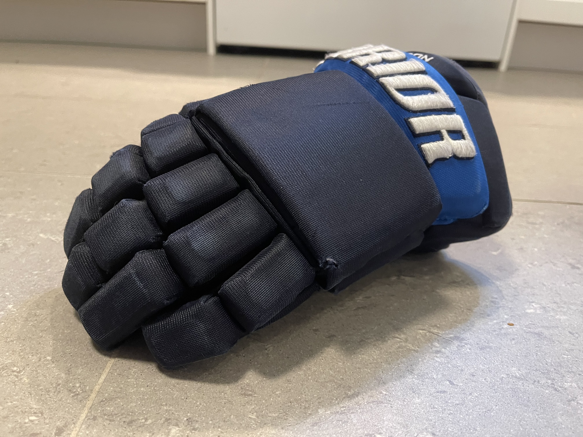 Winnipeg Jets pro stock gloves SidelineSwap