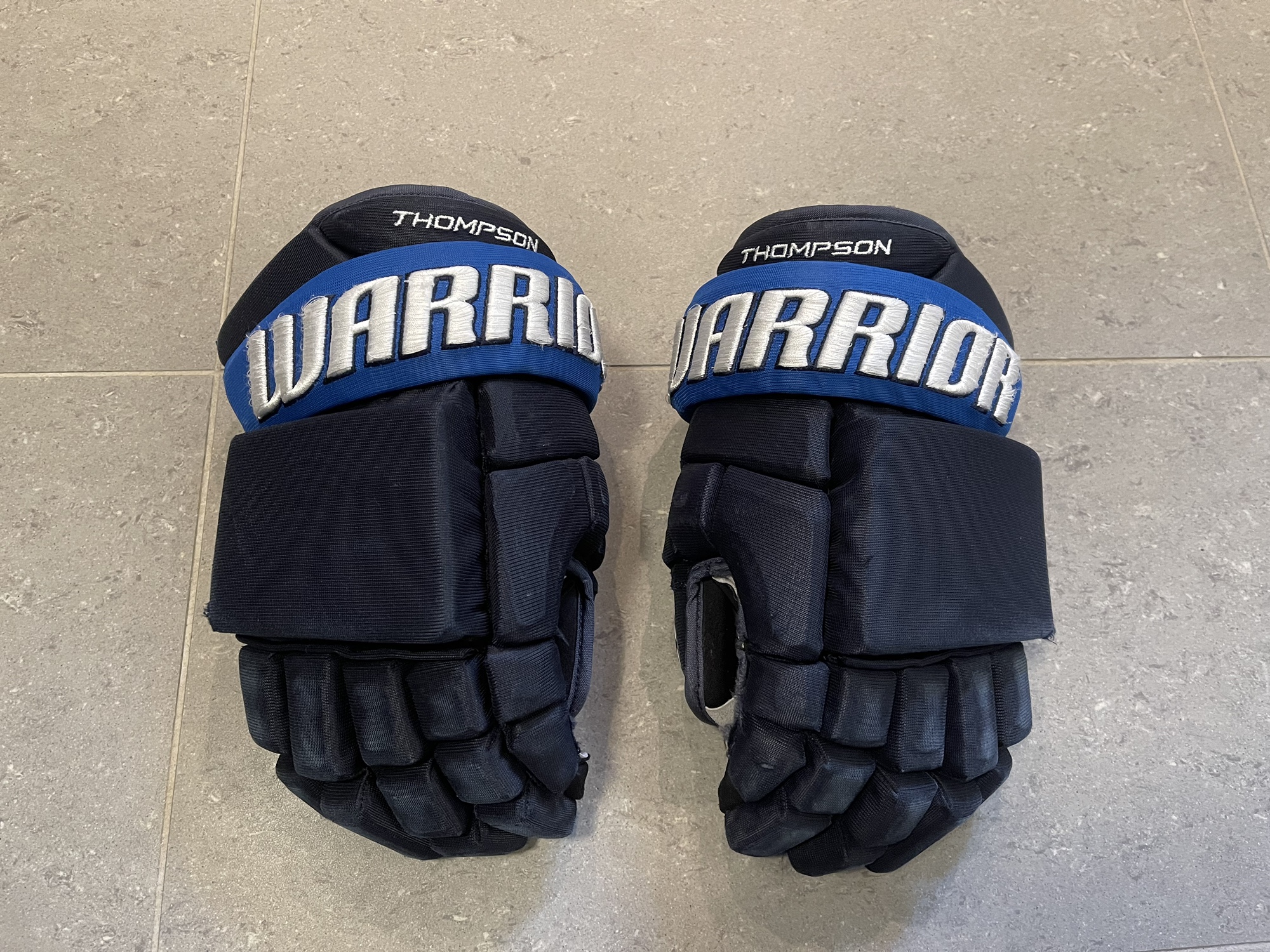 Winnipeg Jets pro stock gloves SidelineSwap