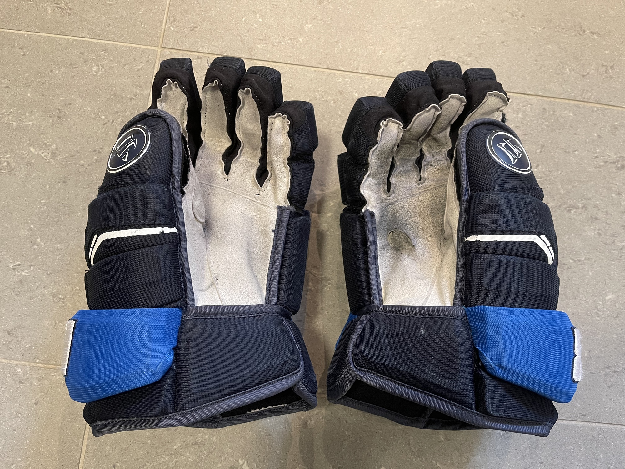 Winnipeg Jets pro stock gloves SidelineSwap
