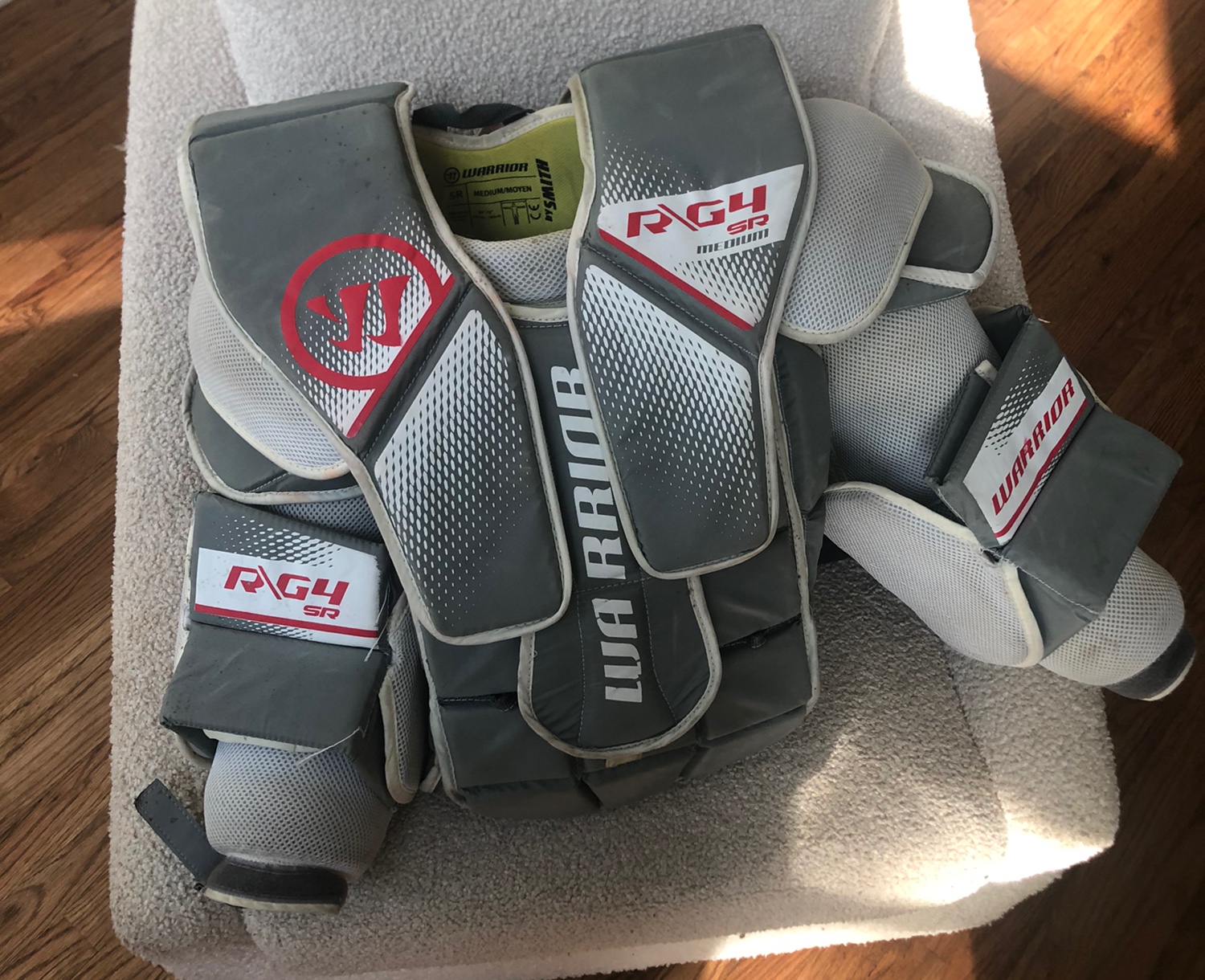 Warrior Ritual R/G4 Hockey Goalie Chest Protector Size Senior Medium