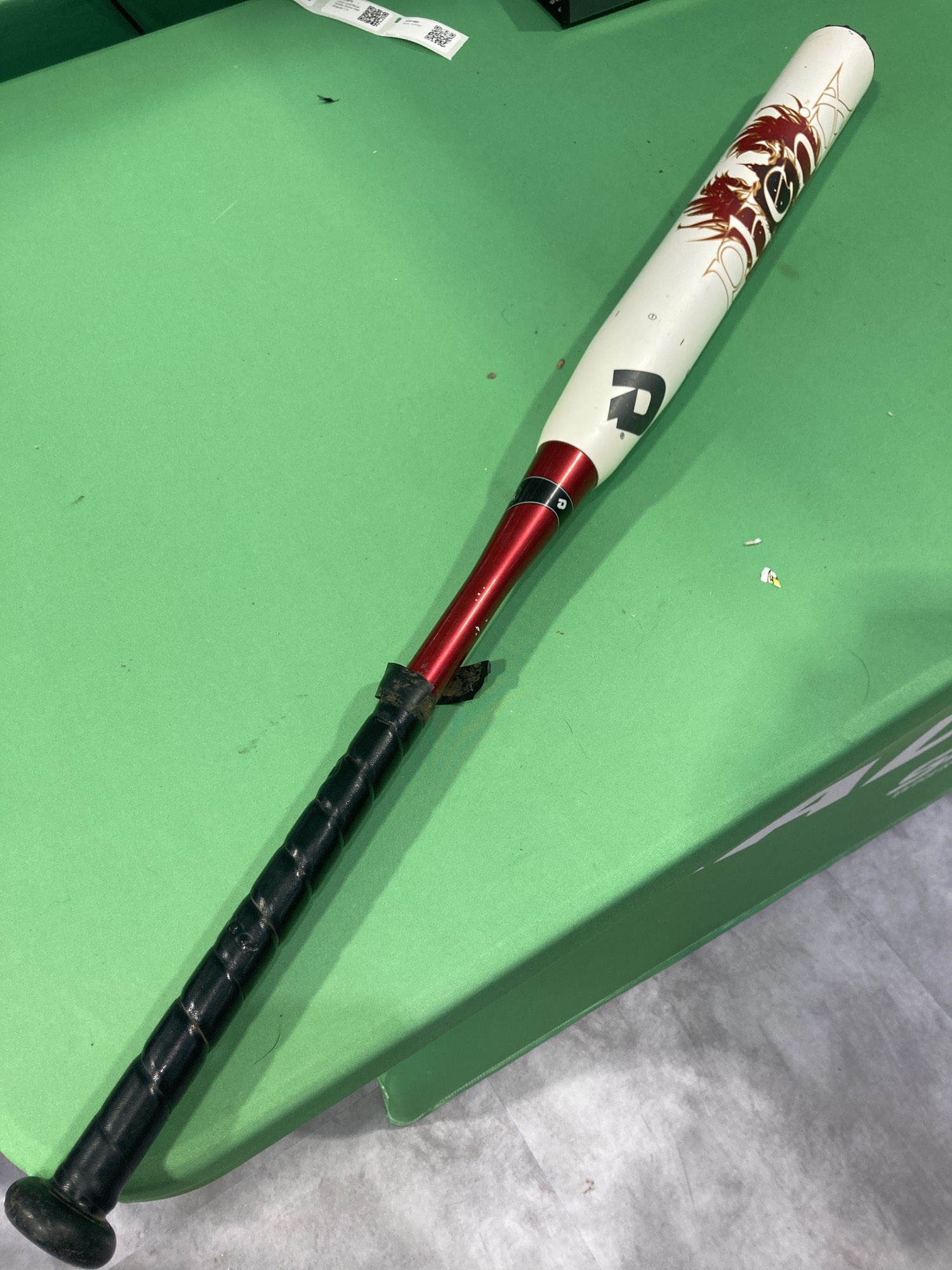 Used DeMarini Phenix Composite Bat 10 23OZ 33" SidelineSwap