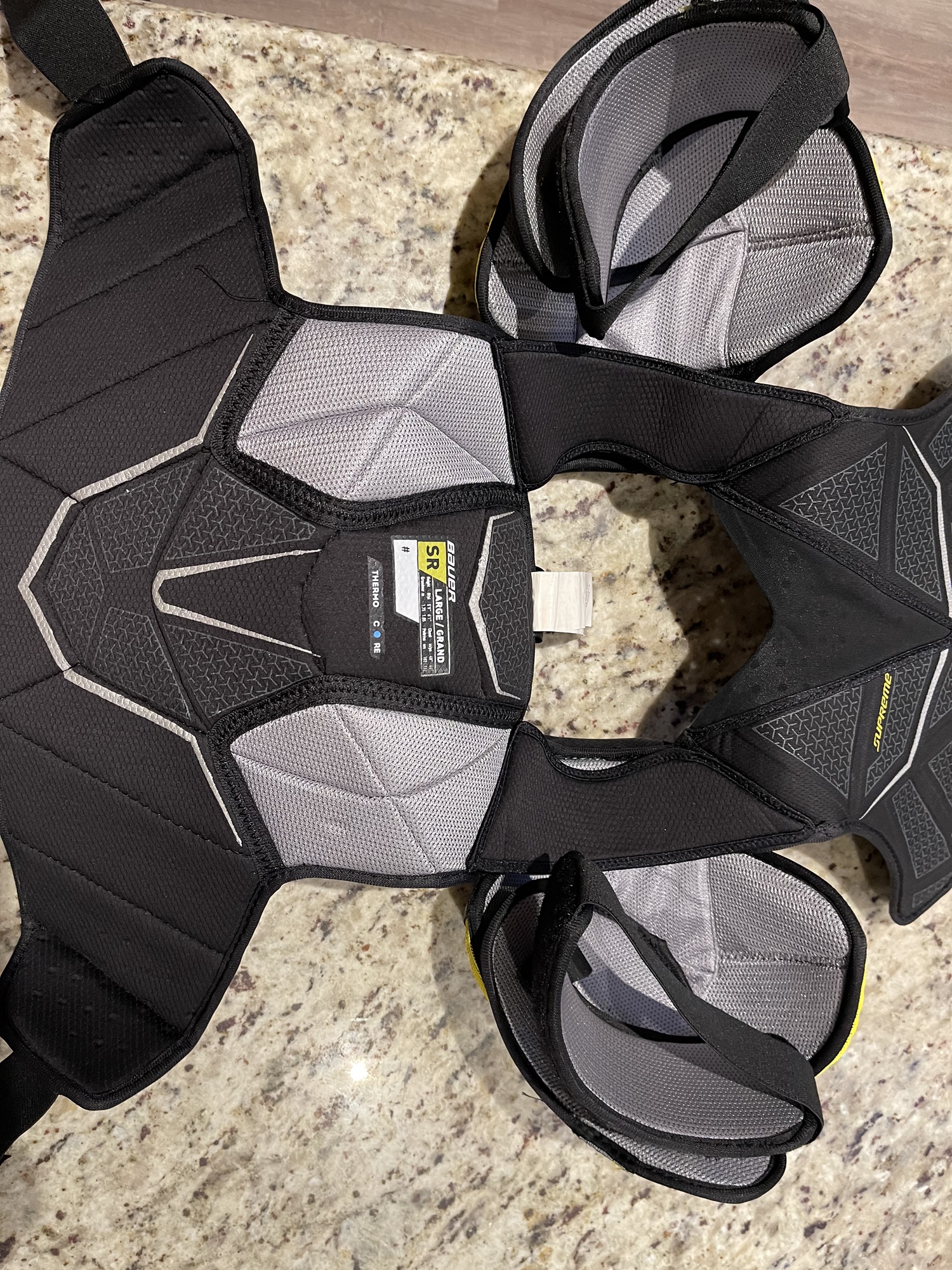 Senior Large Bauer Supreme Ultrasonic Shoulder Pads SidelineSwap