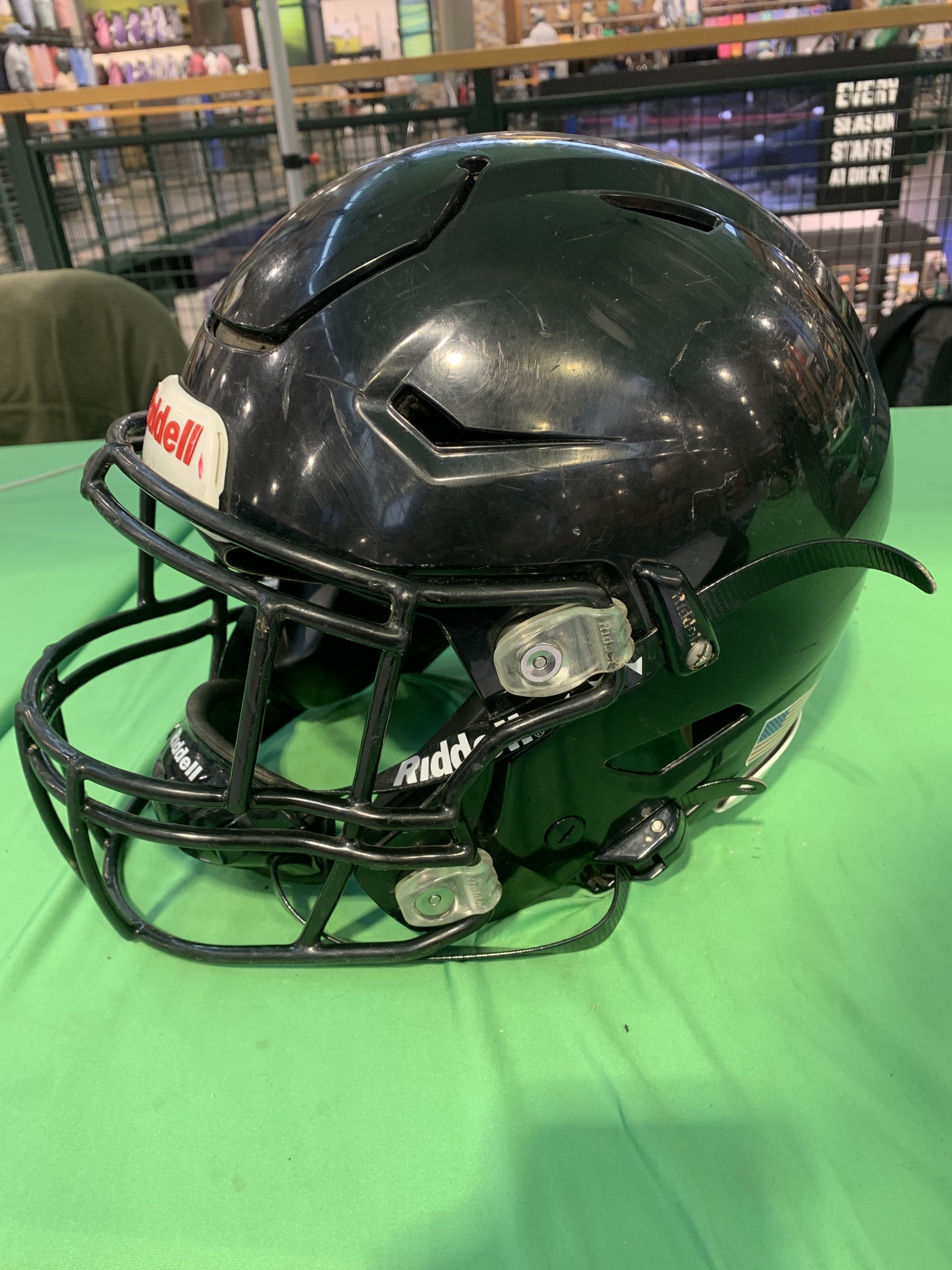 Used Youth Large Riddell SpeedFlex Helmet SidelineSwap