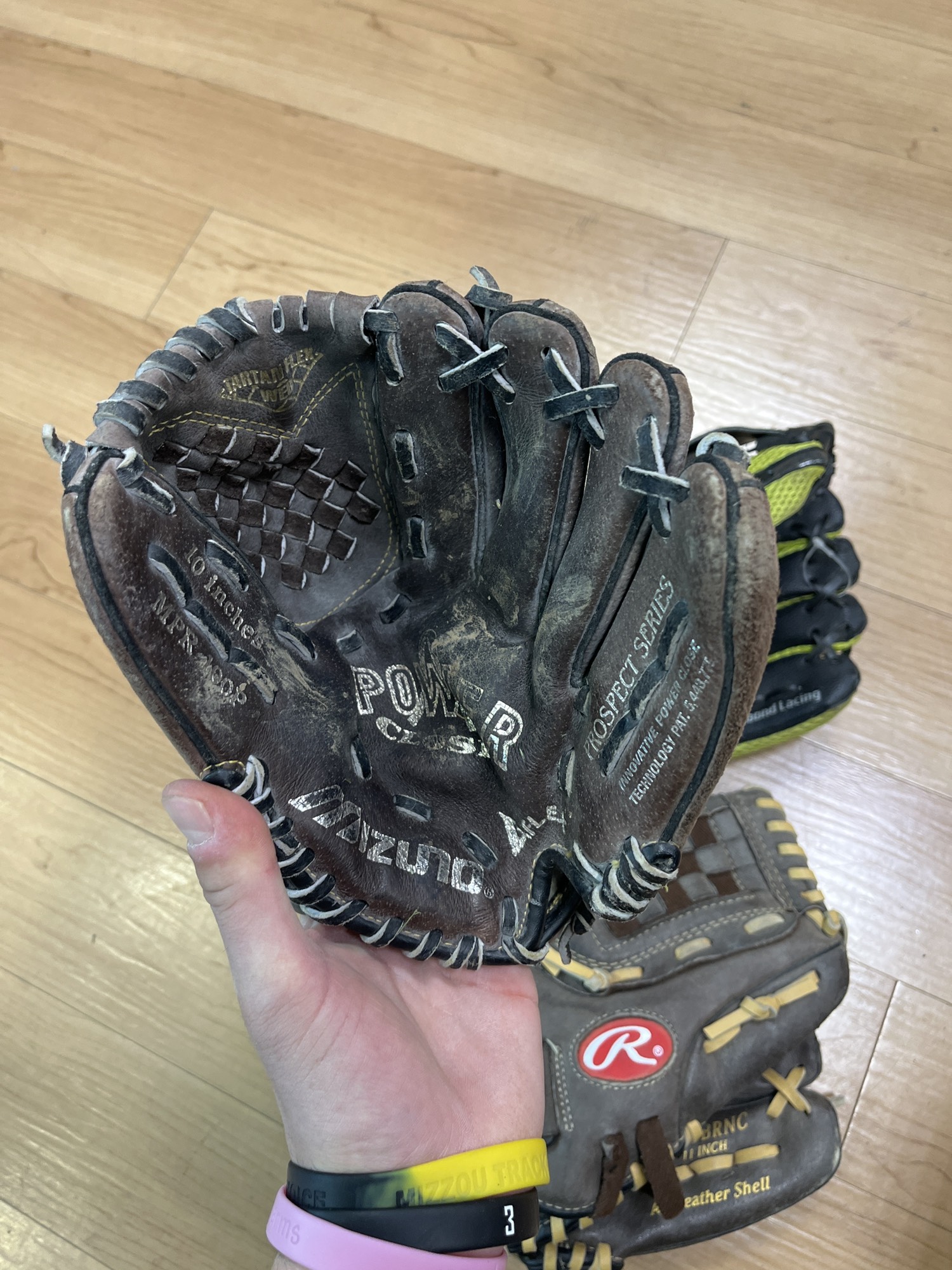 Used Right Hand Throw Glove Bundle (3 Gloves) SidelineSwap