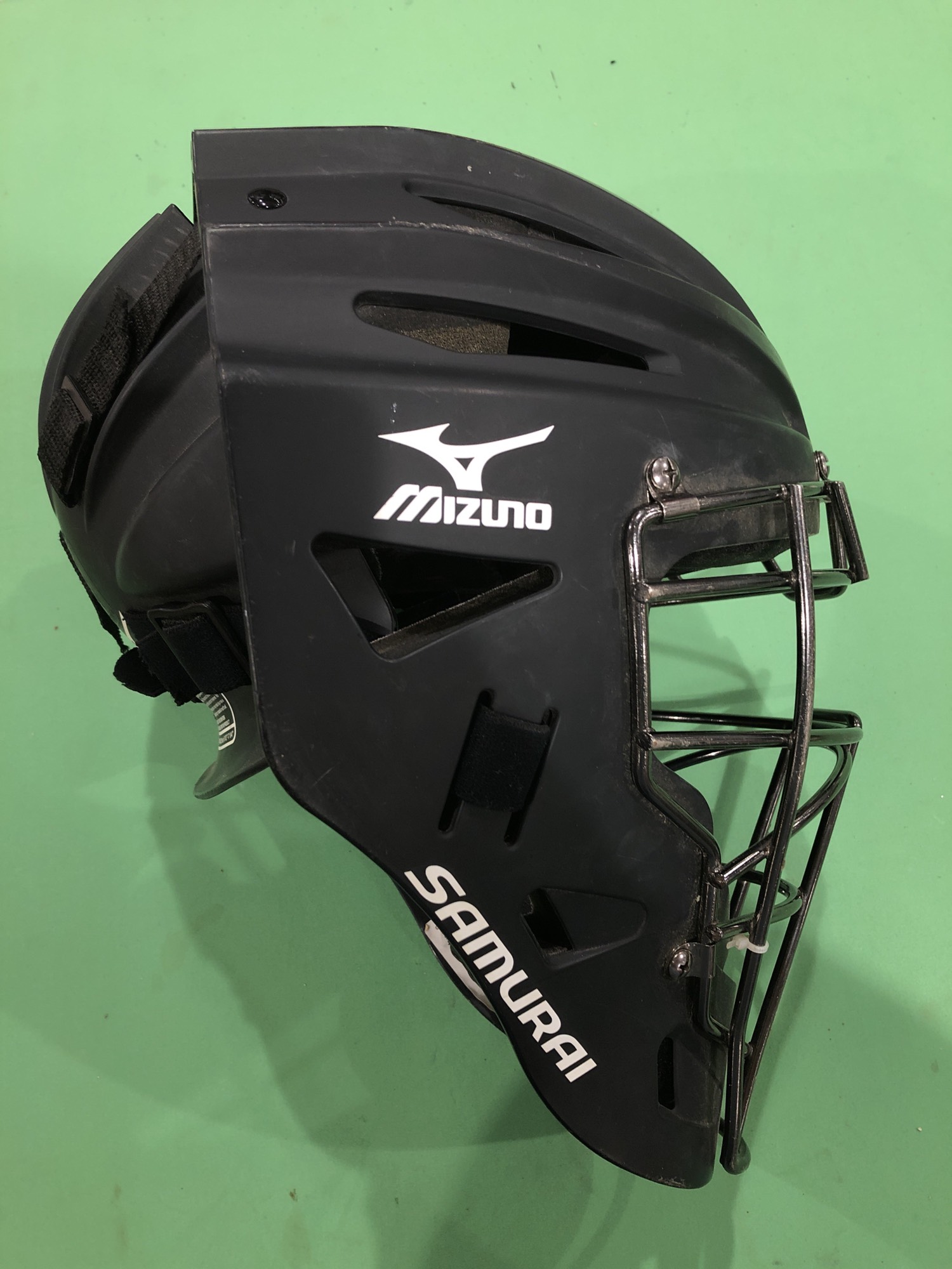 Used Youth Mizuno Catcher's Mask SidelineSwap