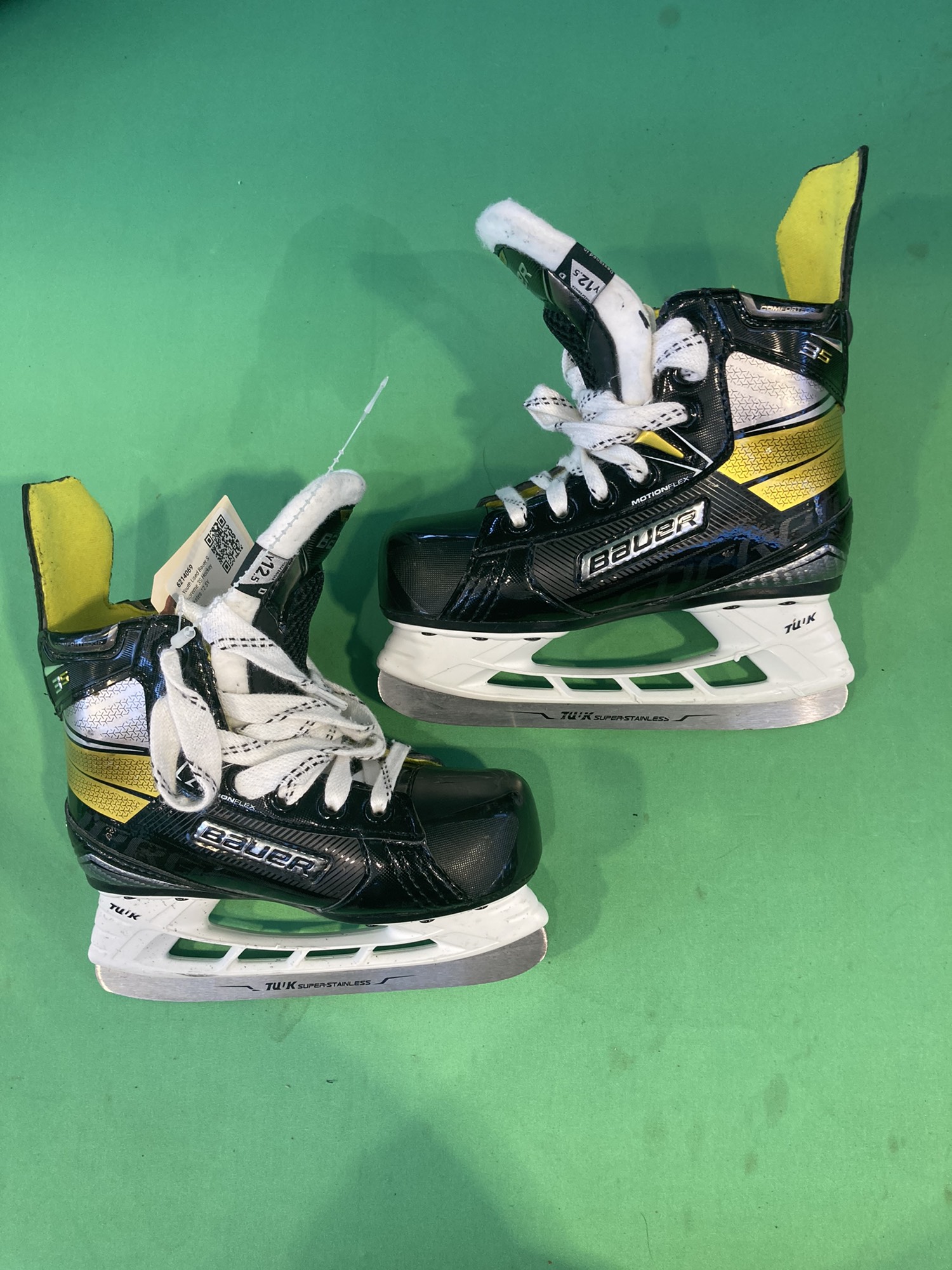 Youth Used Bauer Supreme 3S Hockey Skates 12.5Y SidelineSwap