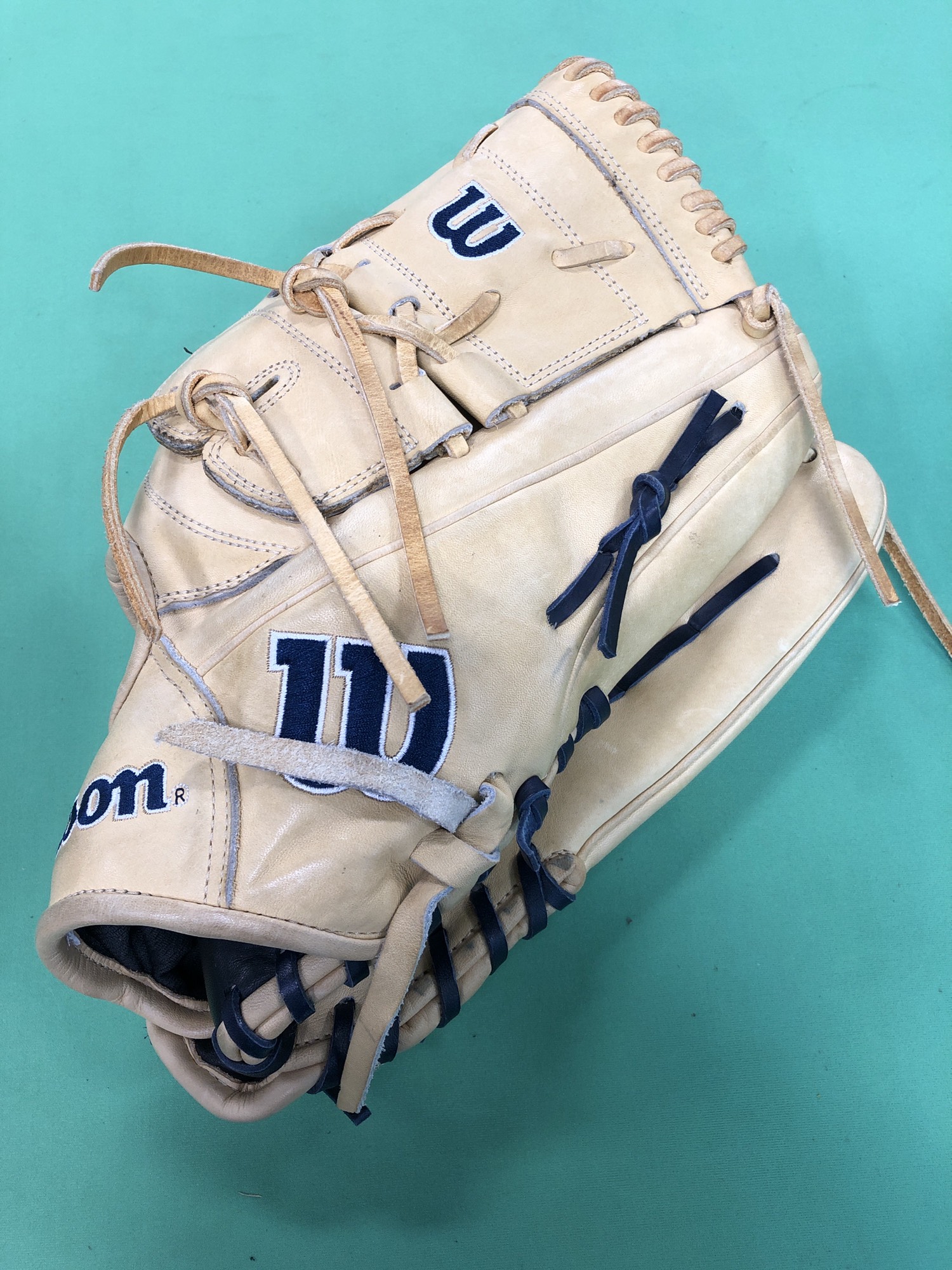 Used Wilson A2000 Right Hand Throw Infield Softball Glove 12.5