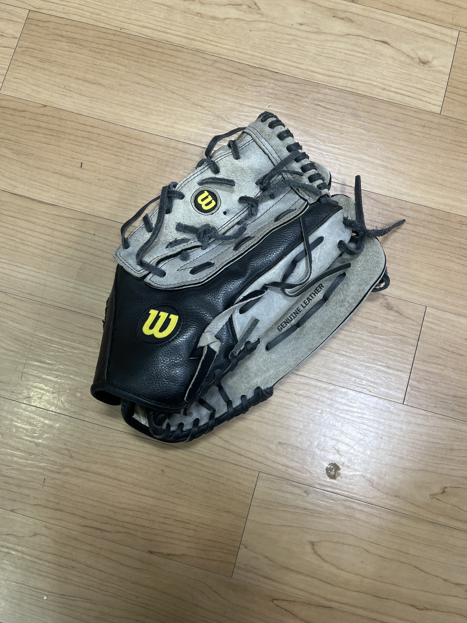 Used Wilson A360 Right Hand Throw Outfield Softball Glove 14