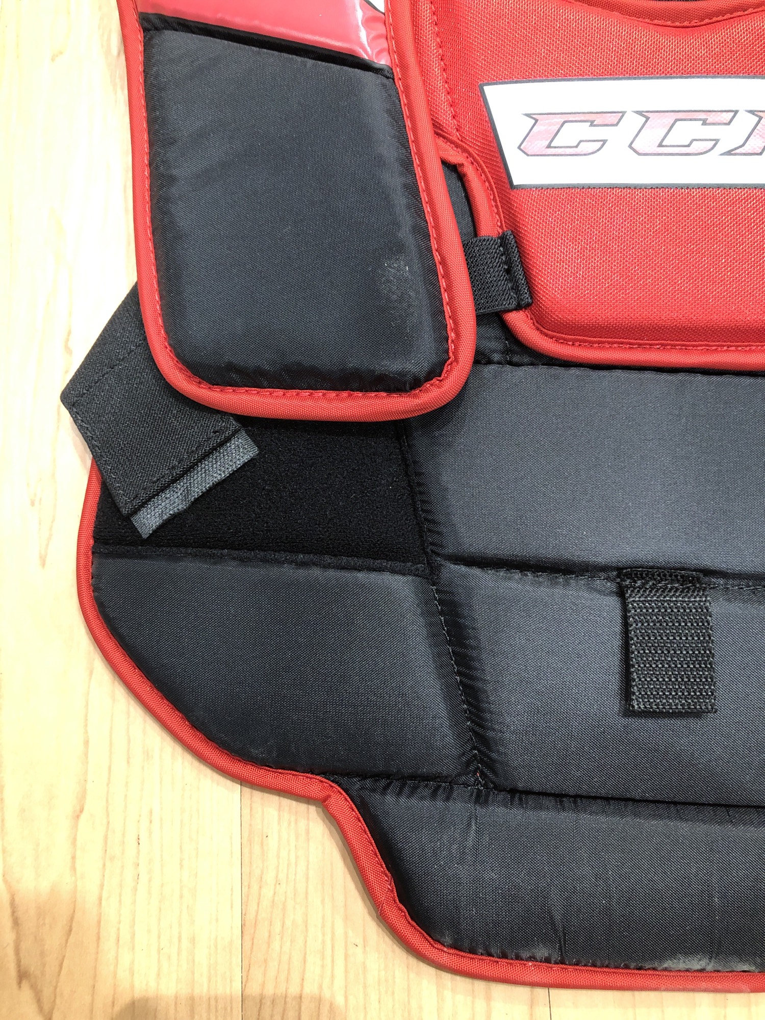 Used Youth Large/Extra Large CCM Yflex Goalie Chest Protector