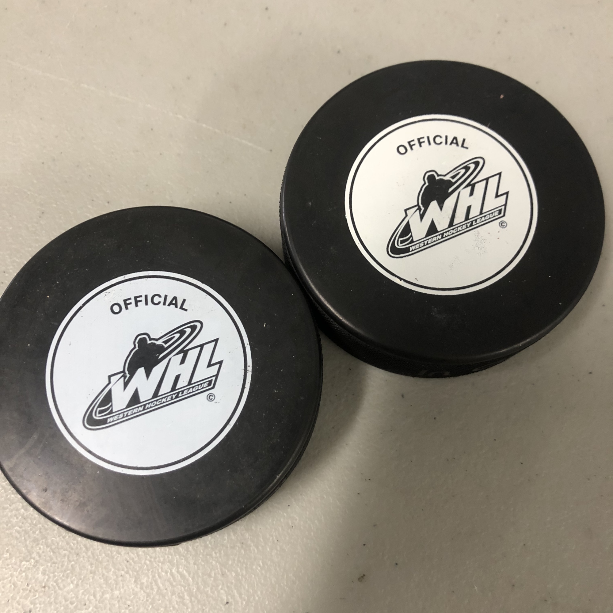Everett Silvertips WHL game pucks SidelineSwap