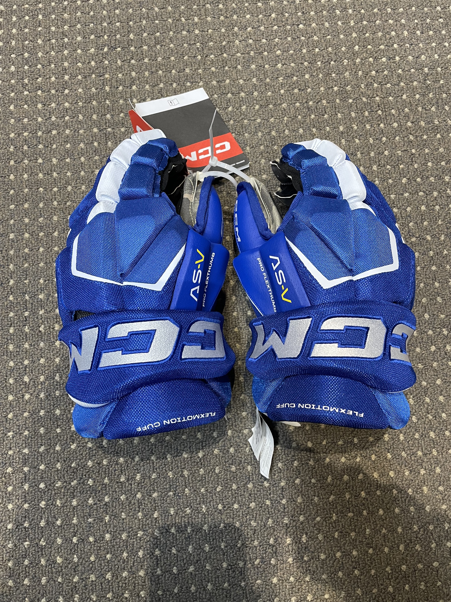 CCM 14" AsV Gloves SidelineSwap