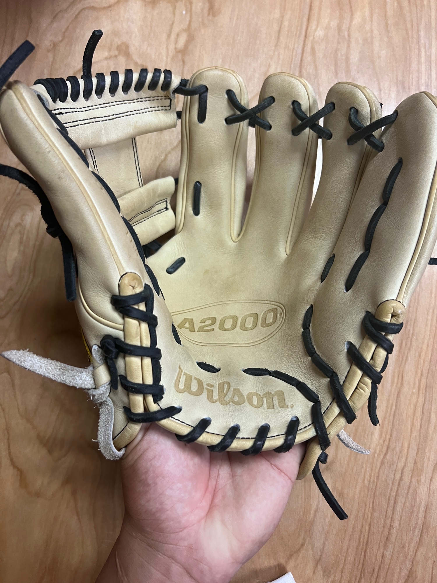 11.5 a2000 infield glove SidelineSwap