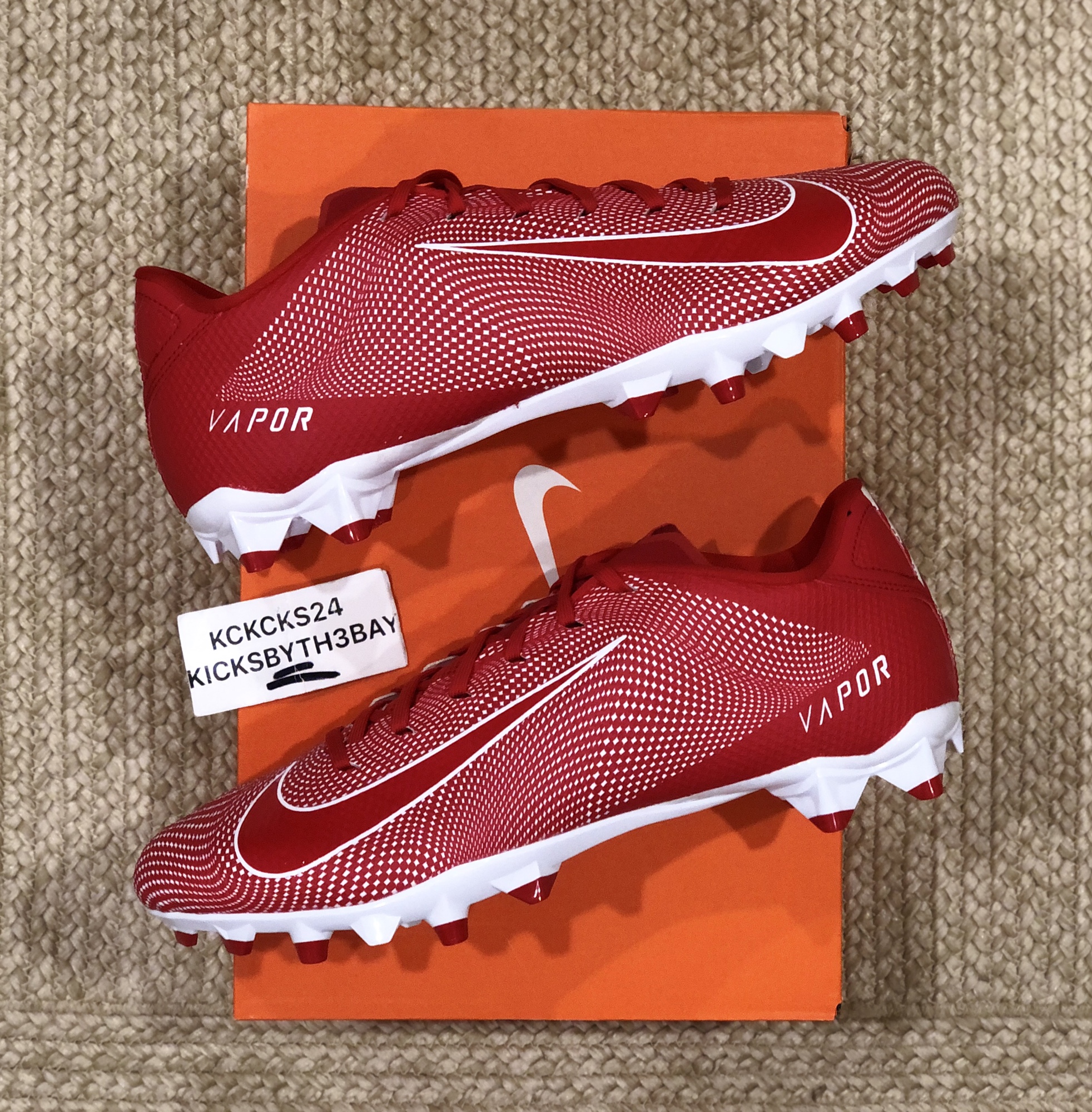 mens red nike football cleats