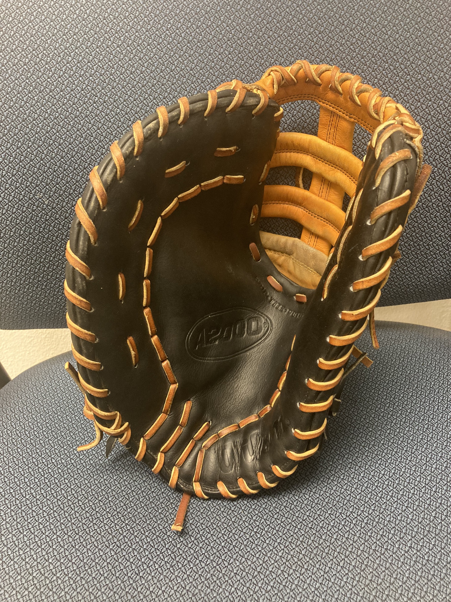 Wilson A2000 1st Base Mitt (repaired)12.5’ LHT SidelineSwap
